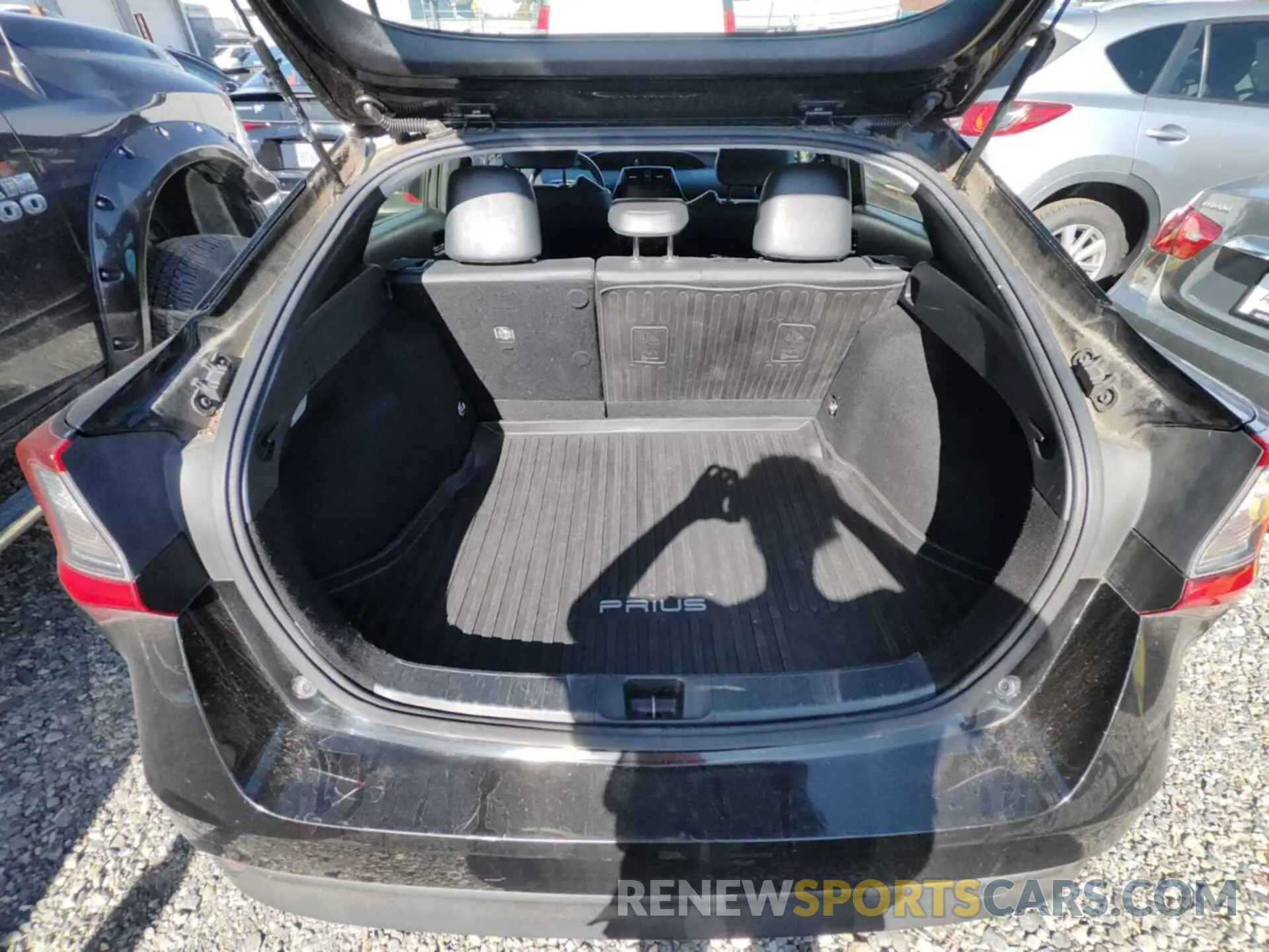 37 fotografías del automóvil dañado JTDKARFU5L3116043 TOYOTA PRIUS 2020