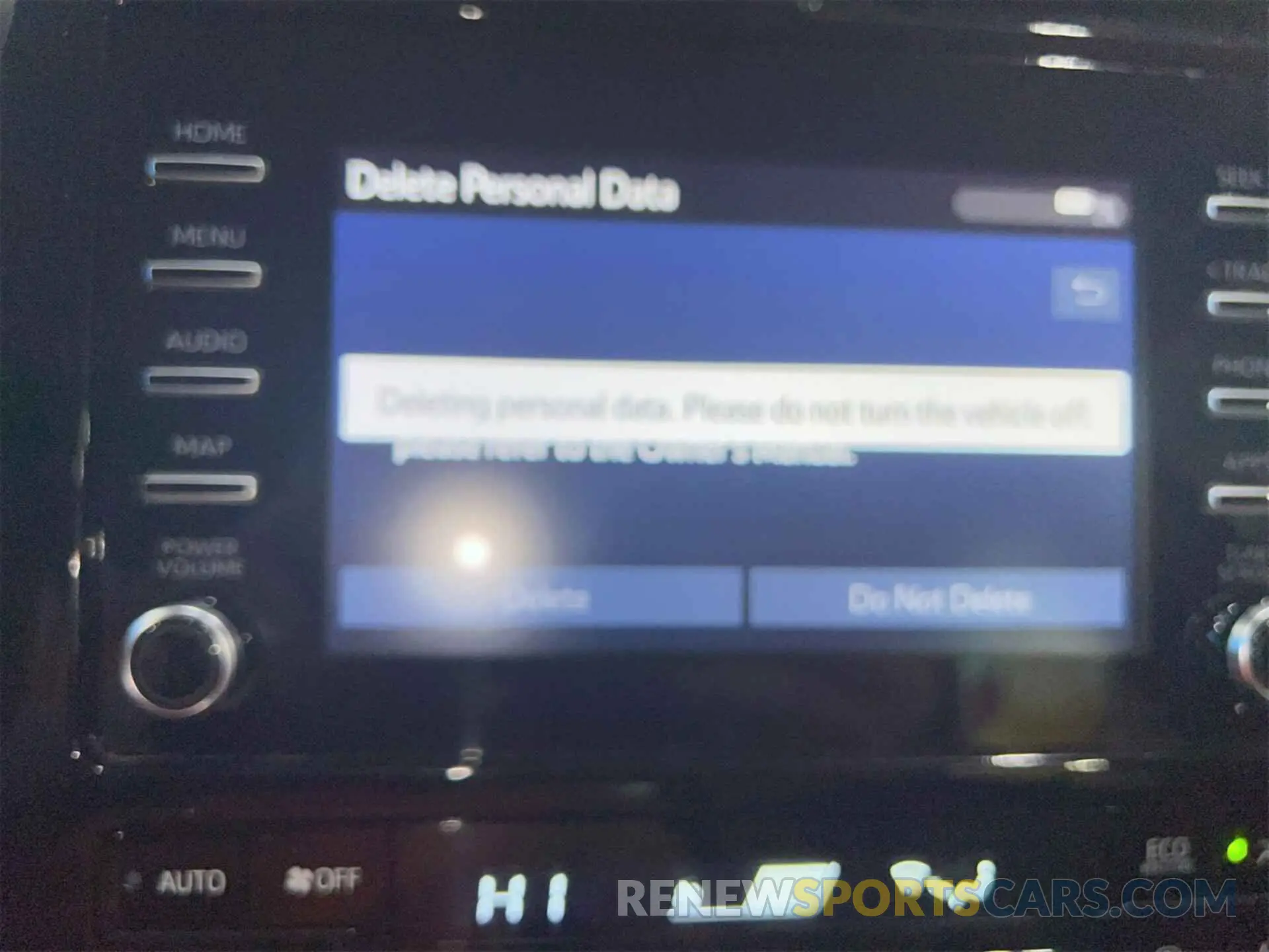 9 fotografías del automóvil dañado JTDKARFU5L3116043 TOYOTA PRIUS 2020