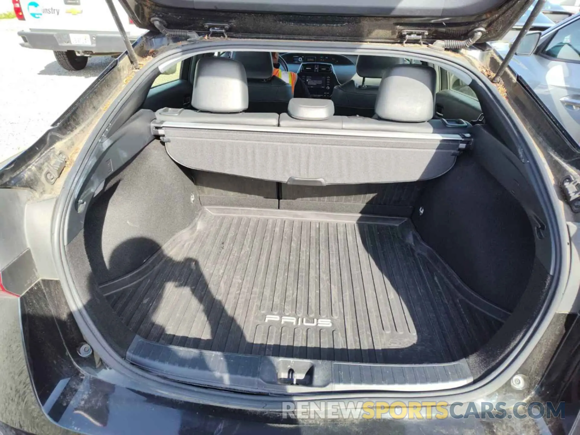 17 fotografías del automóvil dañado JTDKARFU5L3116141 TOYOTA PRIUS 2020