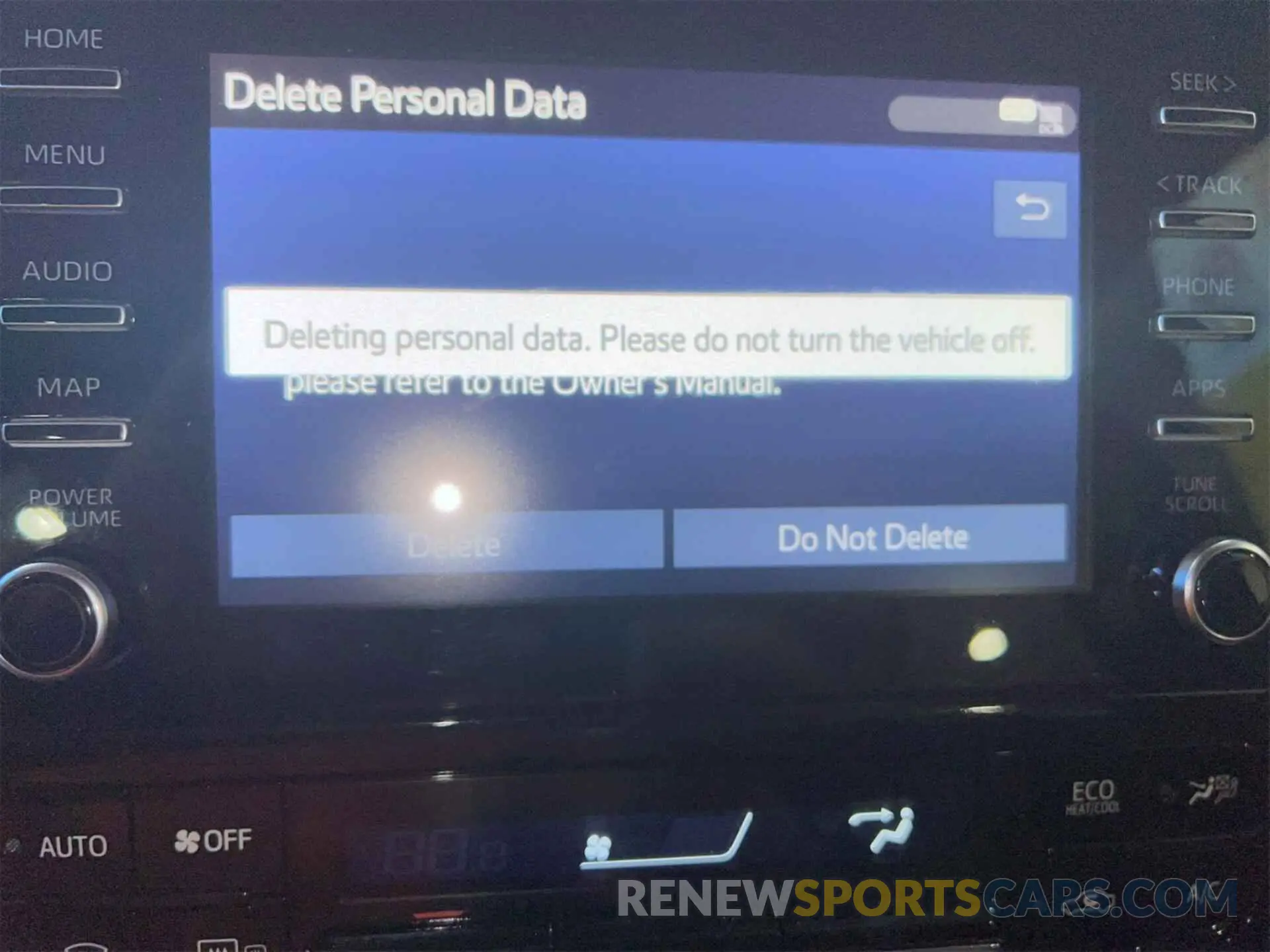 39 fotografías del automóvil dañado JTDKARFU5L3116141 TOYOTA PRIUS 2020