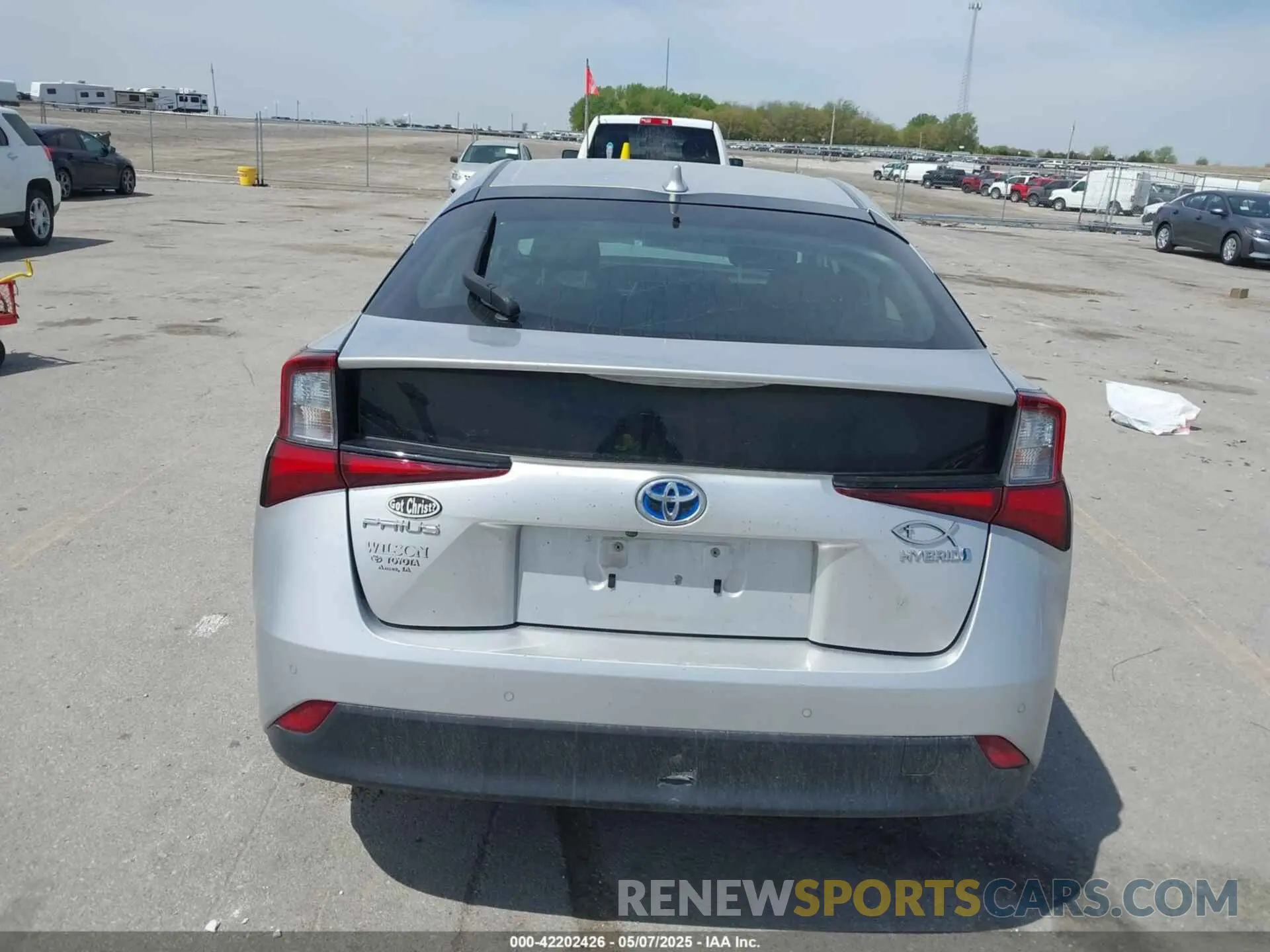 19 fotografías del automóvil dañado JTDKARFU5L3117287 TOYOTA PRIUS 2020