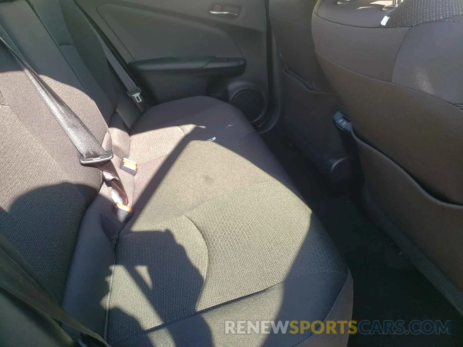6 fotografías del automóvil dañado JTDKARFU6L3109070 TOYOTA PRIUS 2020