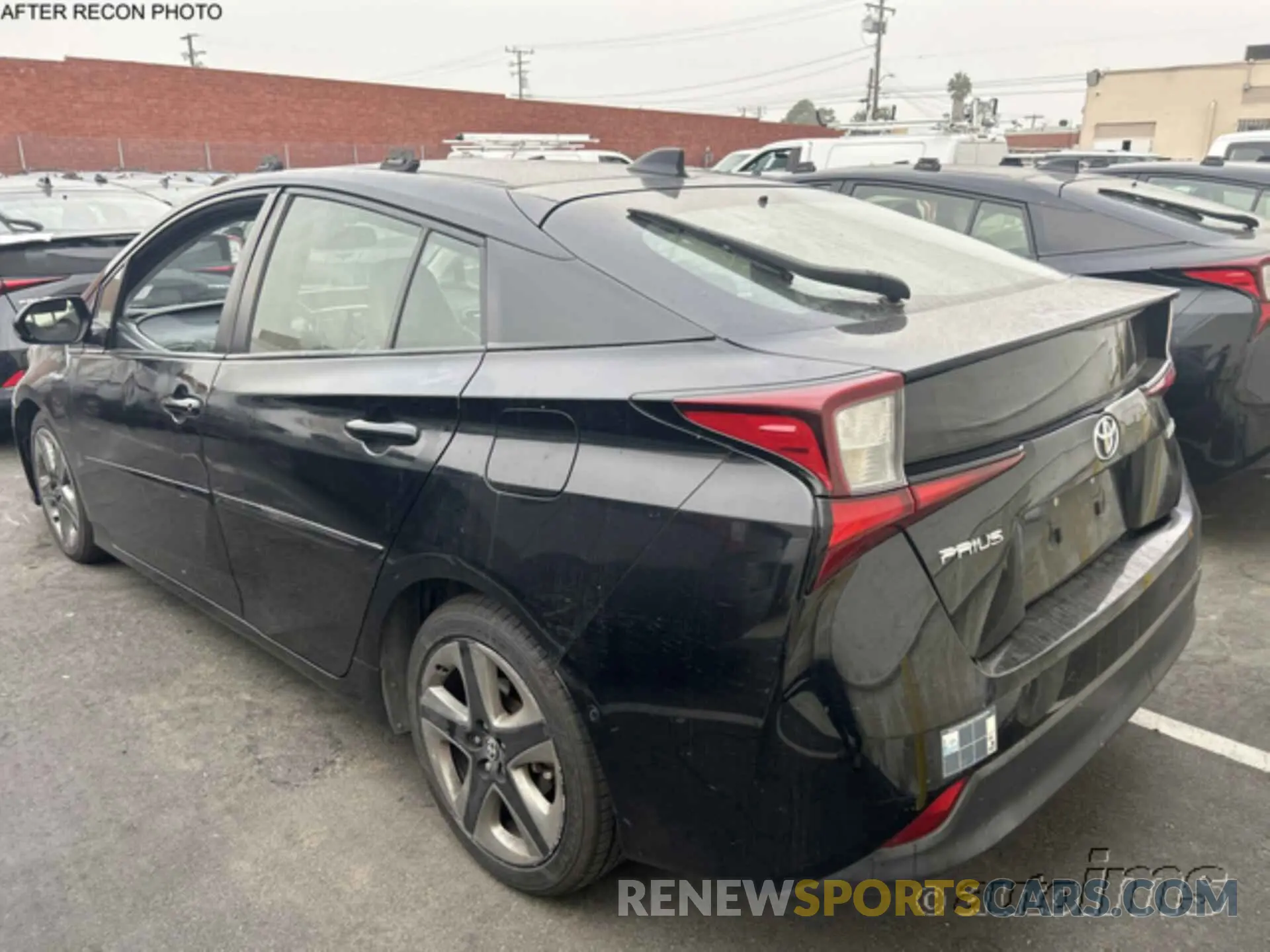 8 fotografías del automóvil dañado JTDKARFU6L3112454 TOYOTA PRIUS 2020