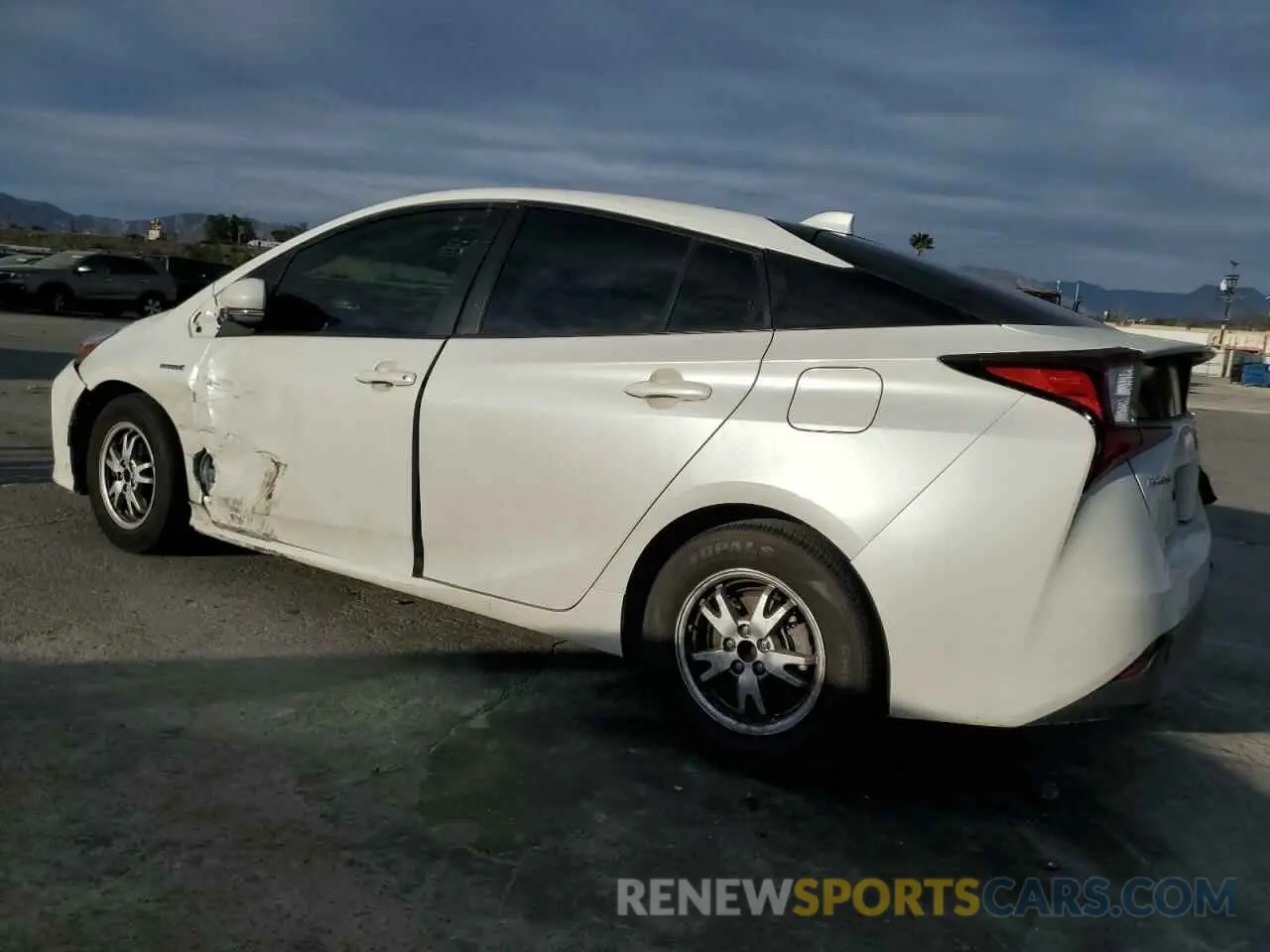 2 fotografías del automóvil dañado JTDKARFU6L3113622 TOYOTA PRIUS 2020