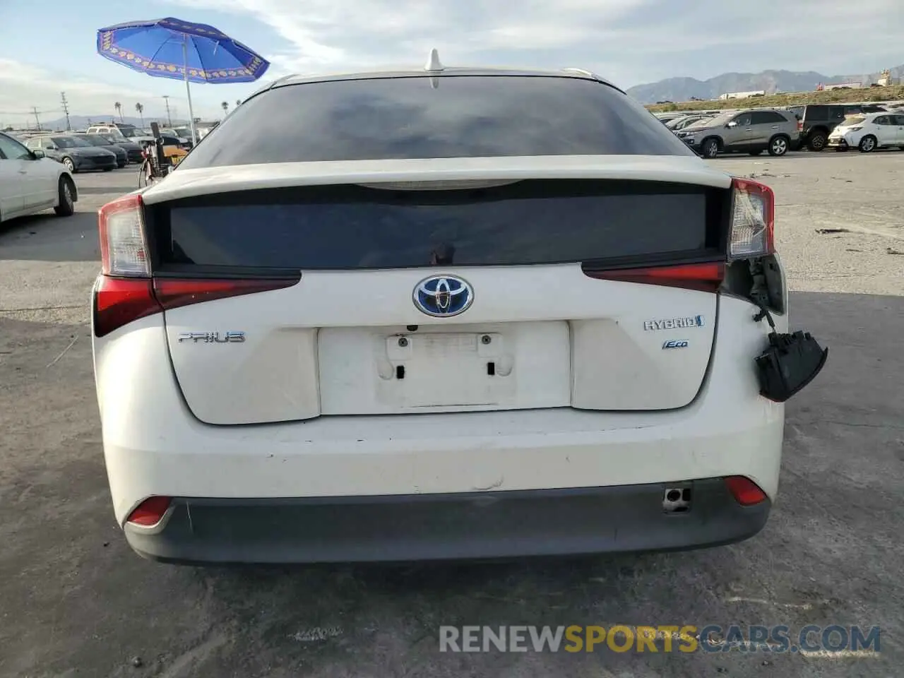 6 fotografías del automóvil dañado JTDKARFU6L3113622 TOYOTA PRIUS 2020