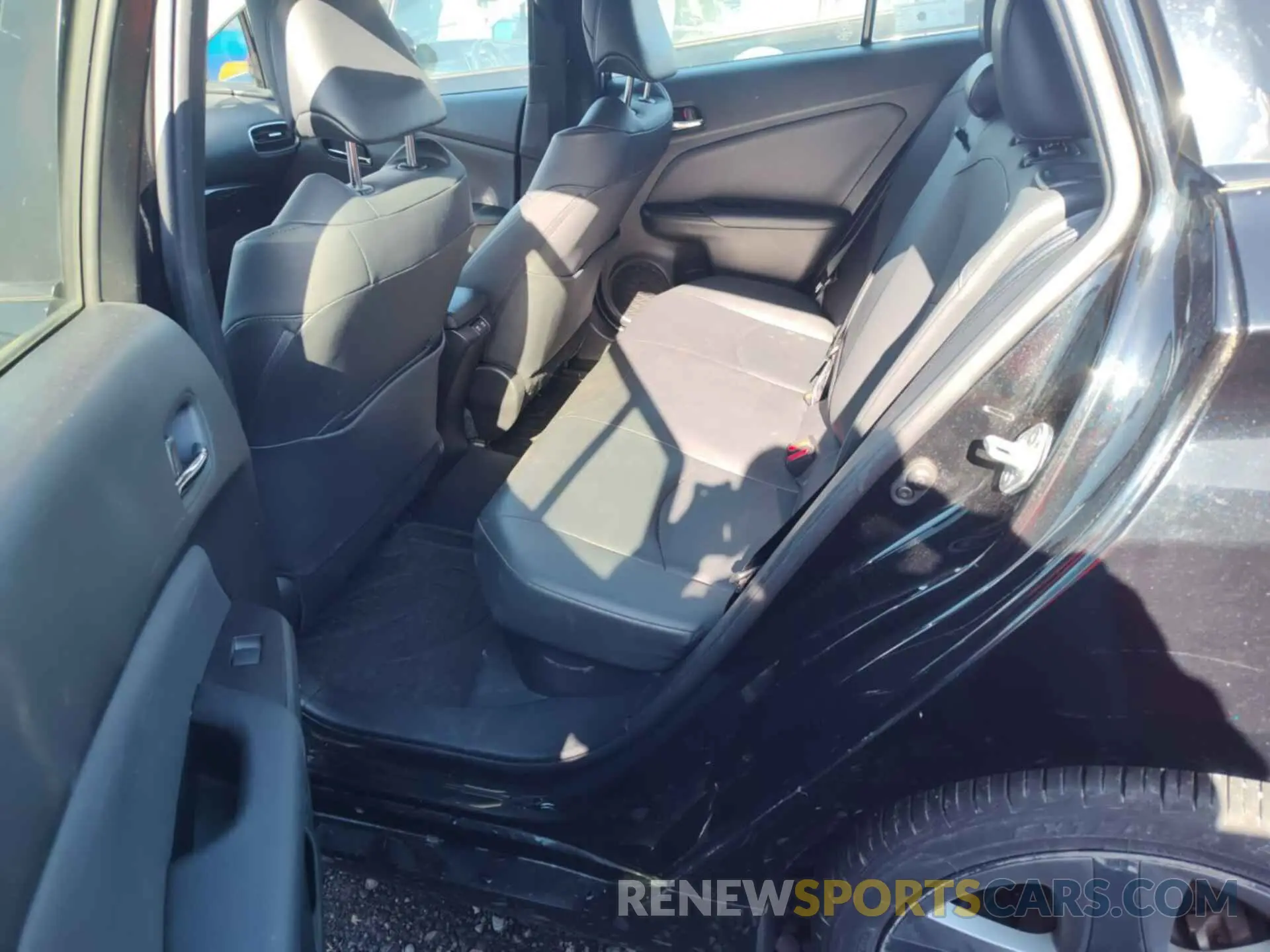 6 fotografías del automóvil dañado JTDKARFU6L3115595 TOYOTA PRIUS 2020