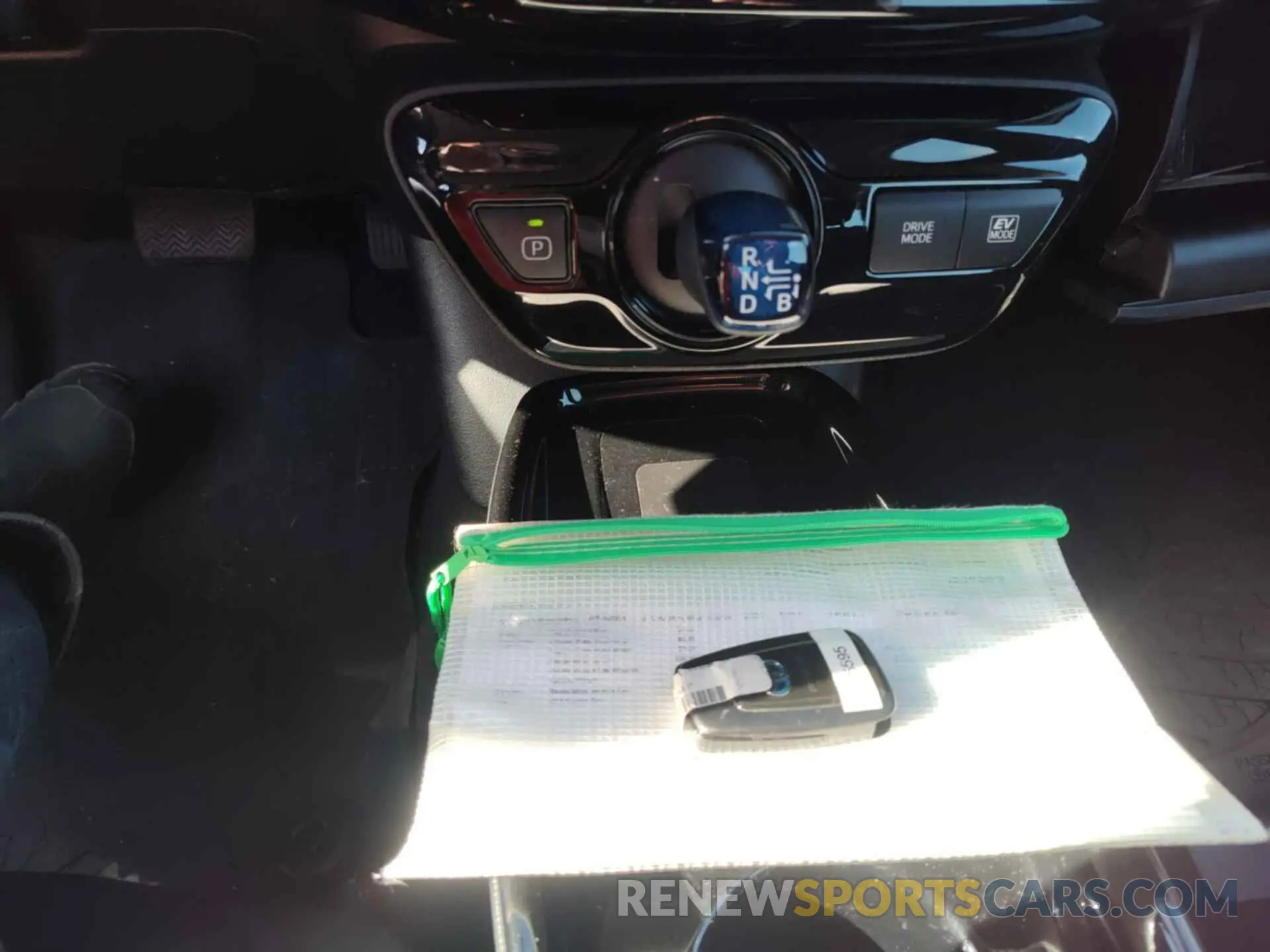 7 fotografías del automóvil dañado JTDKARFU6L3115595 TOYOTA PRIUS 2020