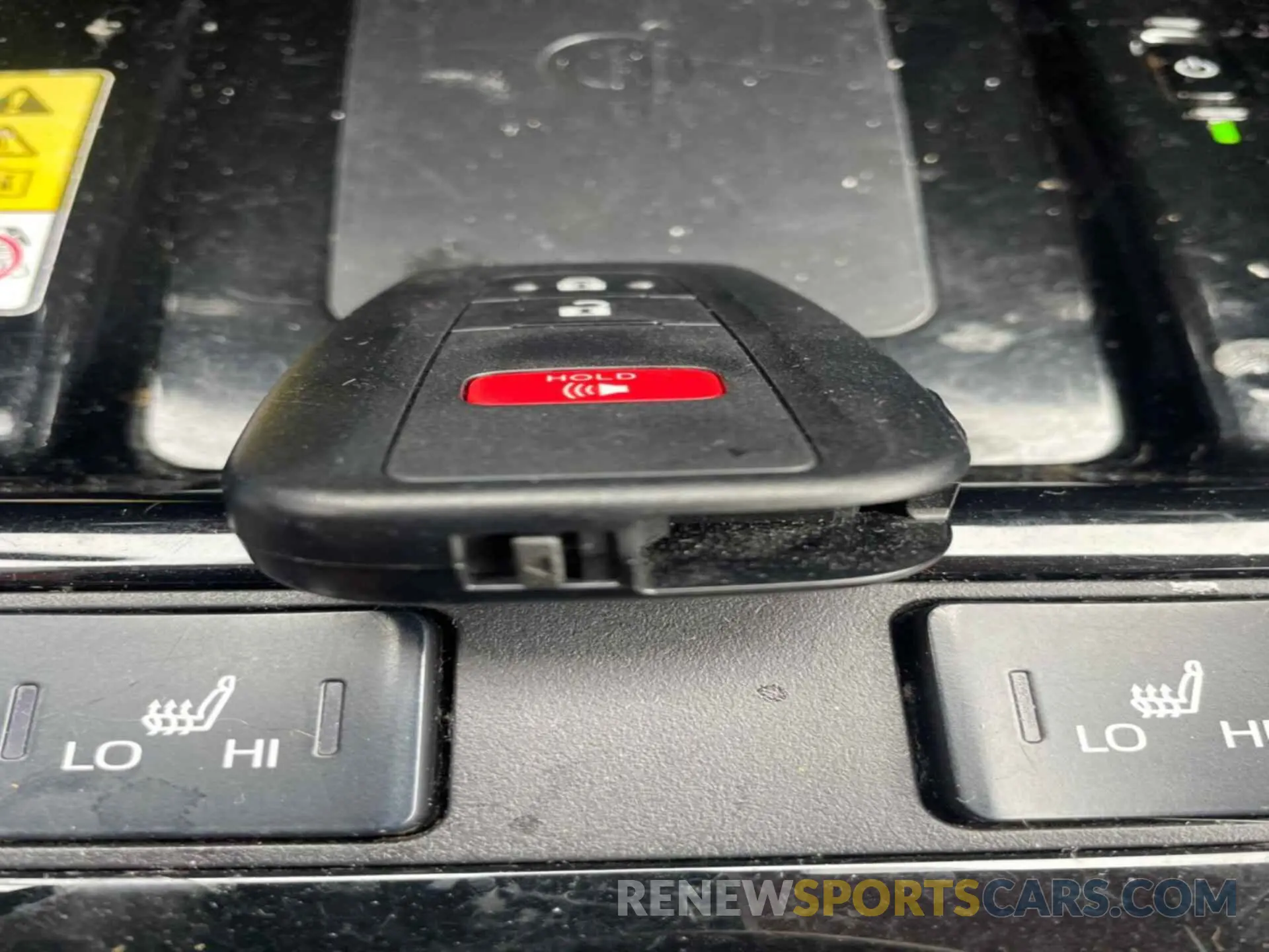 10 fotografías del automóvil dañado JTDKARFU6L3115743 TOYOTA PRIUS 2020