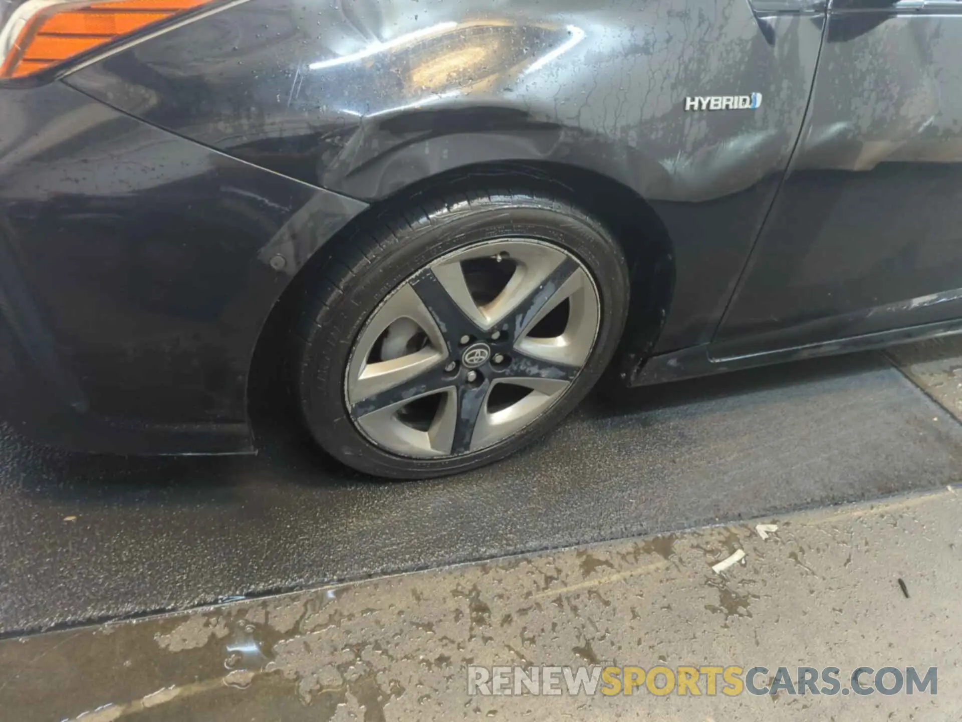 18 fotografías del automóvil dañado JTDKARFU6L3115984 TOYOTA PRIUS 2020