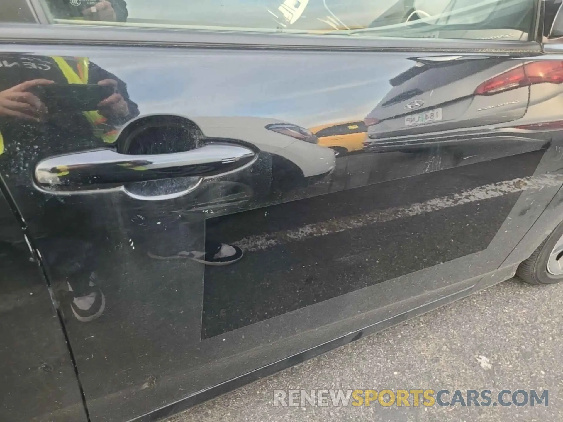 15 fotografías del automóvil dañado JTDKARFU6L3116164 TOYOTA PRIUS 2020