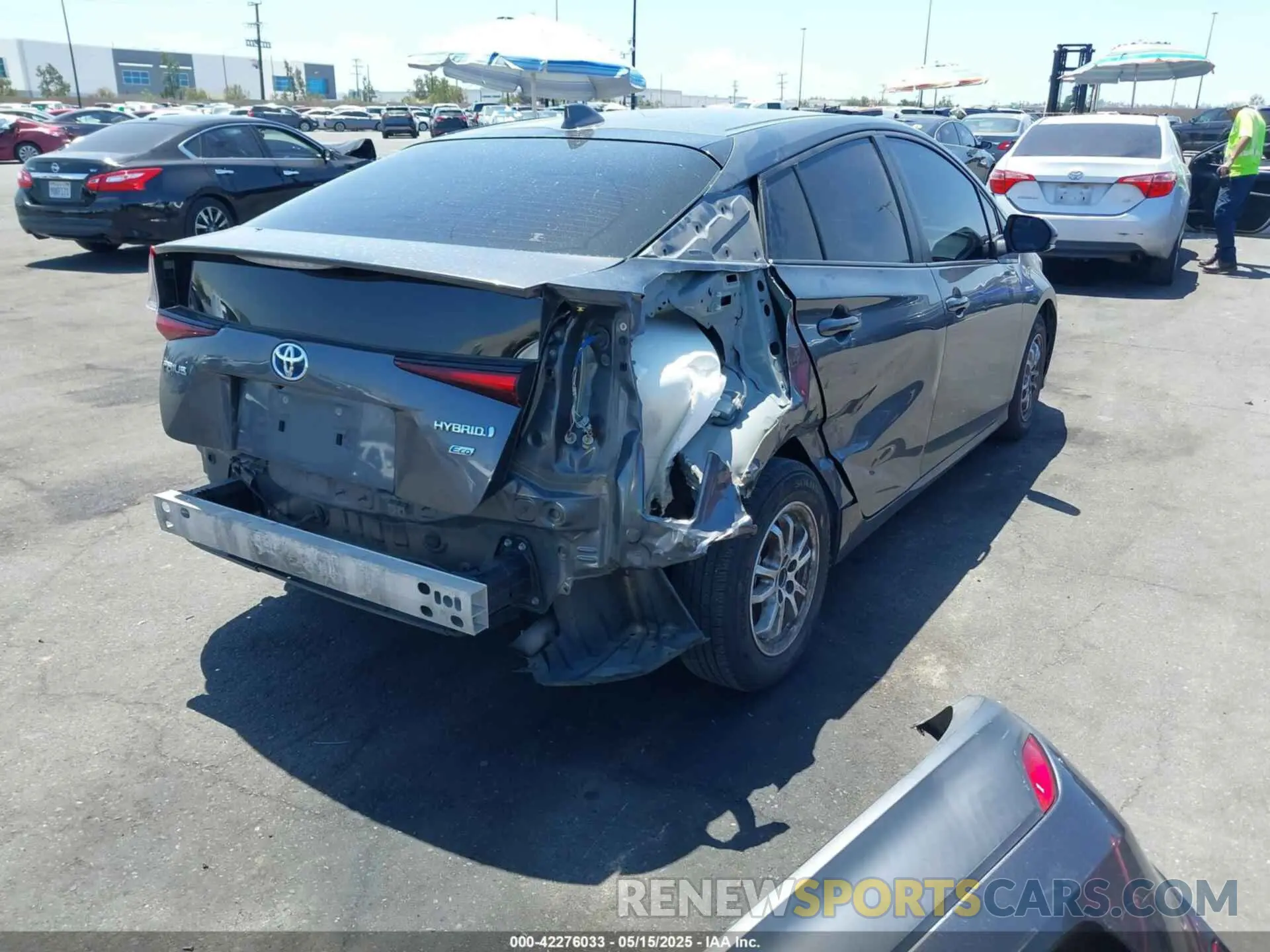 4 fotografías del automóvil dañado JTDKARFU6L3121929 TOYOTA PRIUS 2020