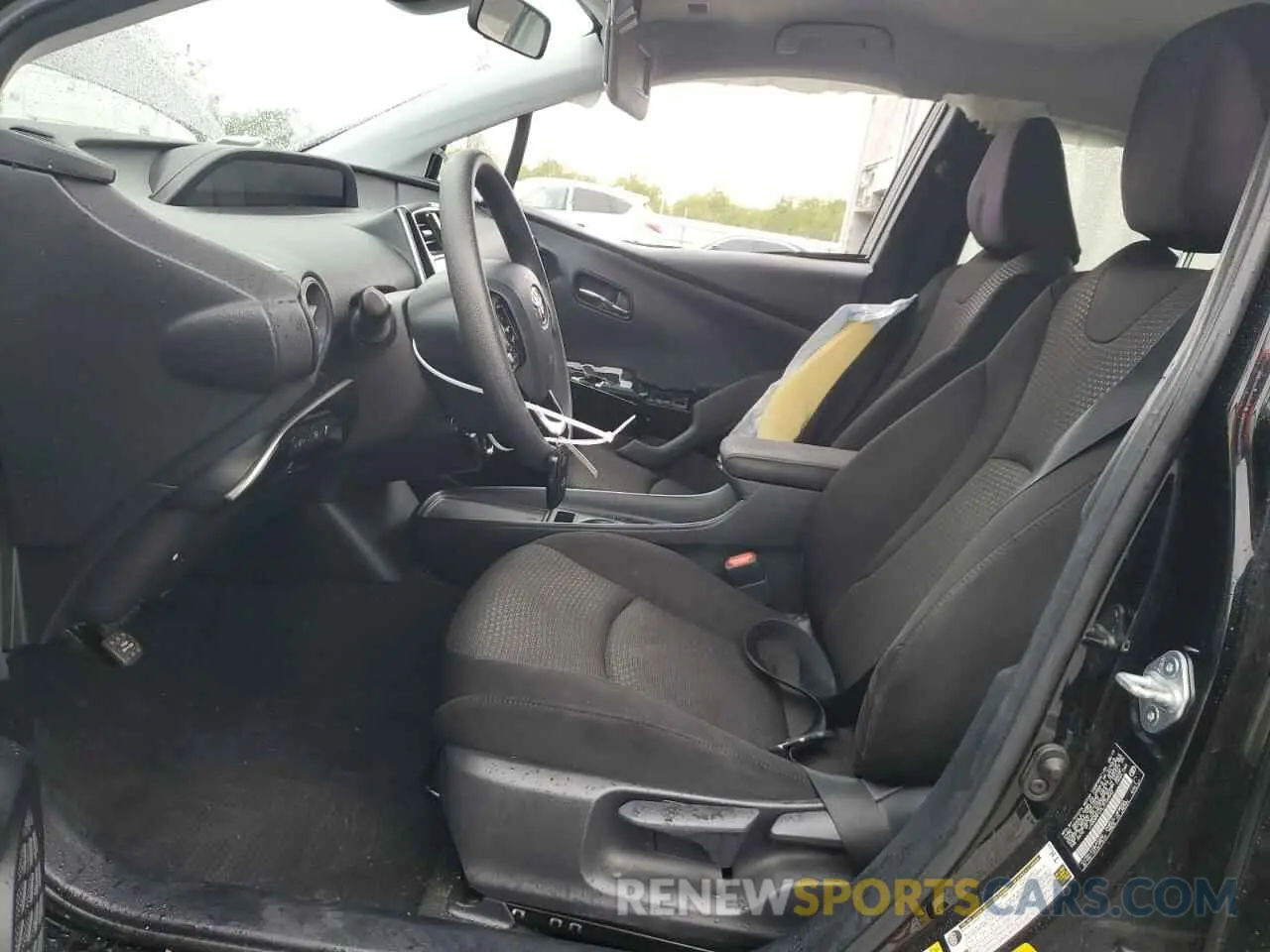 7 fotografías del automóvil dañado JTDKARFU7L3104542 TOYOTA PRIUS 2020
