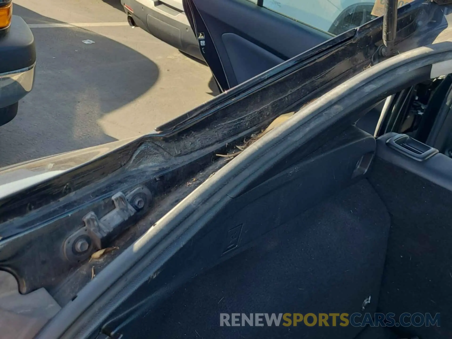 8 fotografías del automóvil dañado JTDKARFU7L3112107 TOYOTA PRIUS 2020