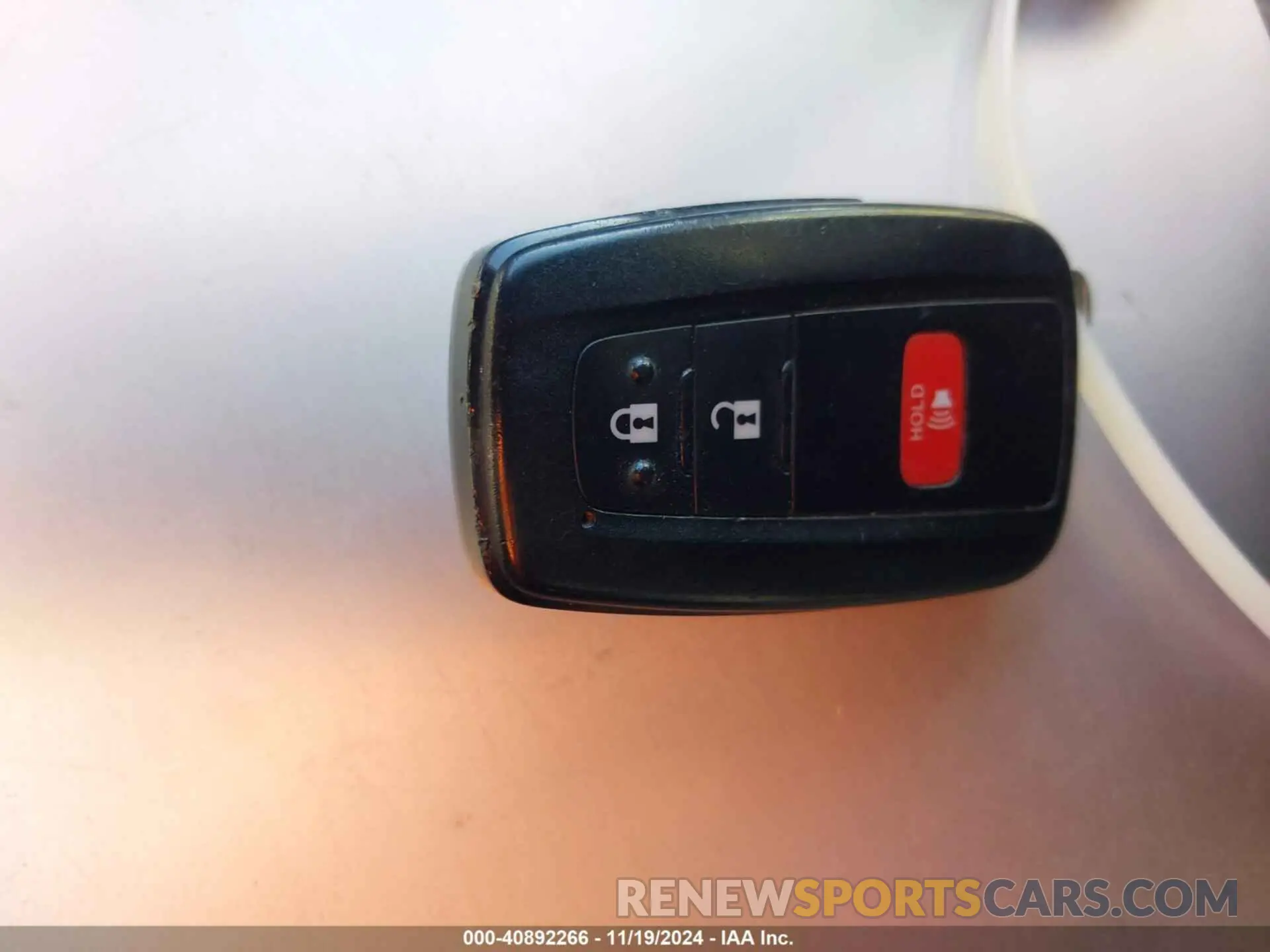 11 fotografías del automóvil dañado JTDKARFU7L3122040 TOYOTA PRIUS 2020