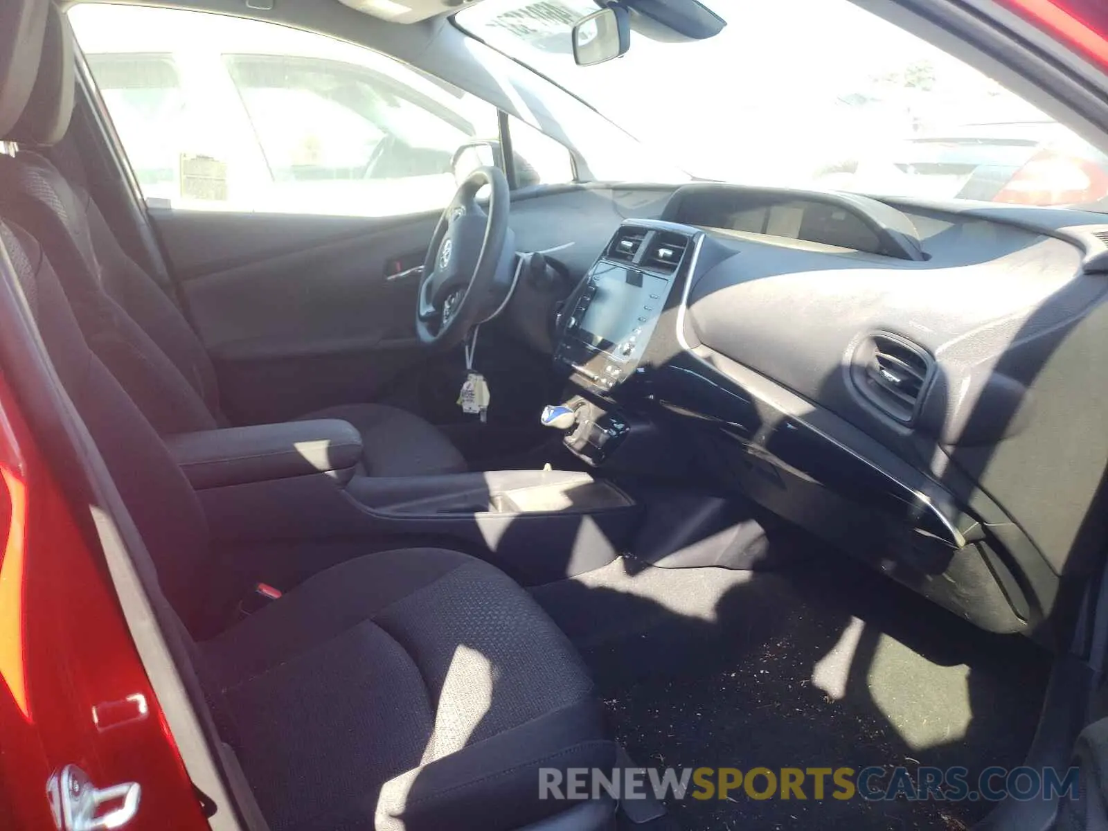 5 fotografías del automóvil dañado JTDKARFU8L3106851 TOYOTA PRIUS 2020