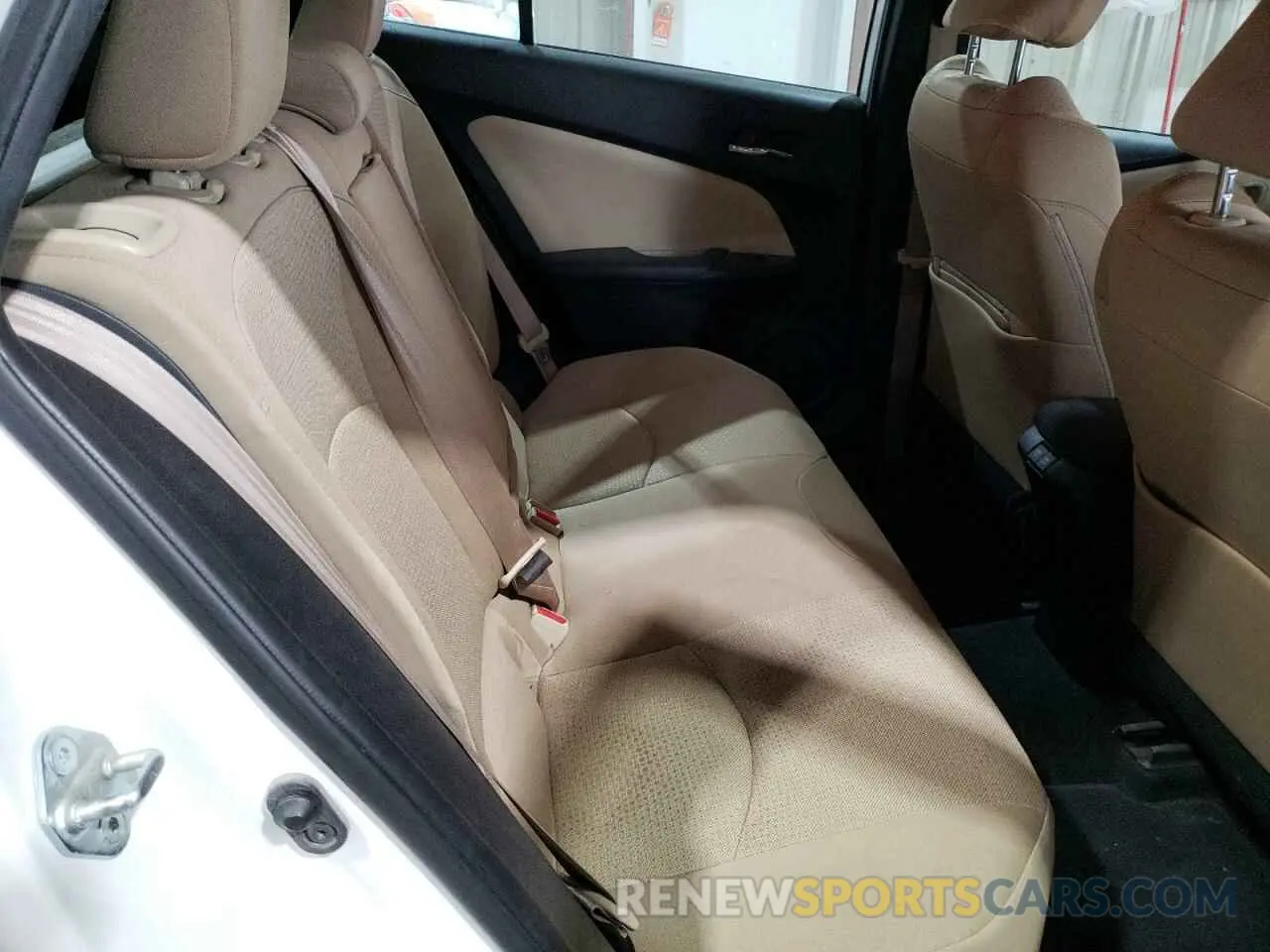 10 fotografías del automóvil dañado JTDKARFU8L3119759 TOYOTA PRIUS 2020