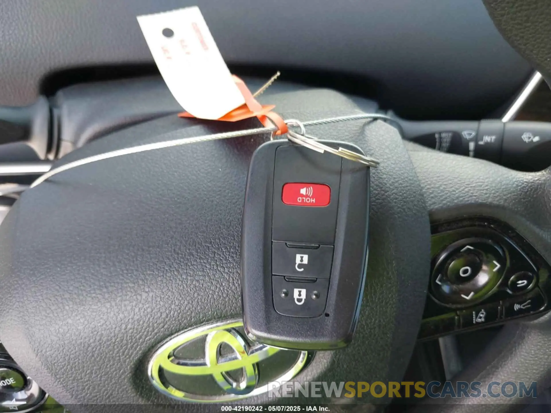 11 fotografías del automóvil dañado JTDKARFU8L3126291 TOYOTA PRIUS 2020