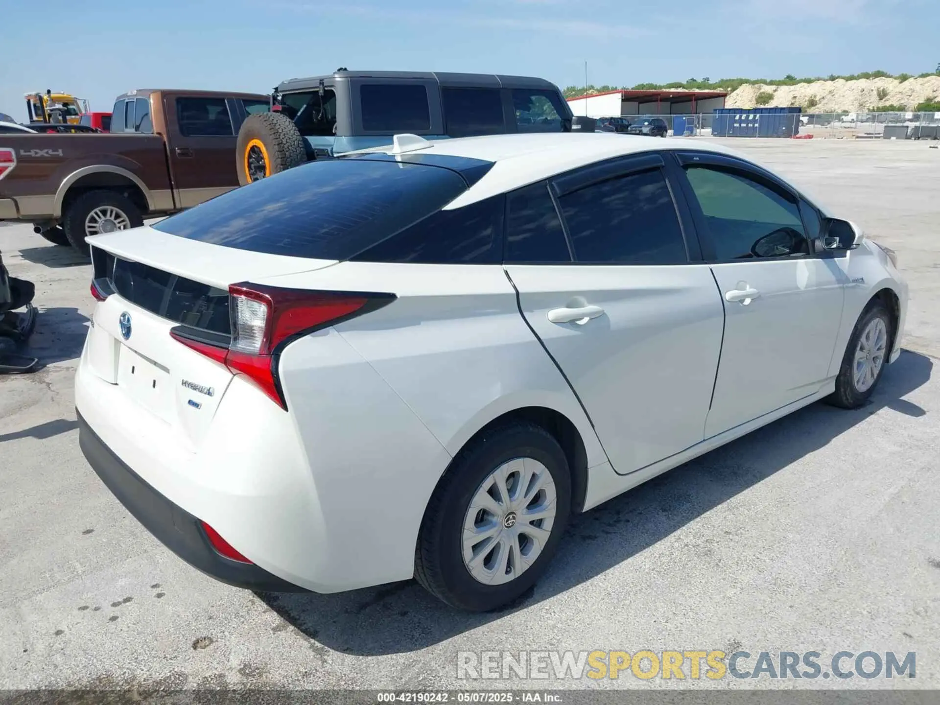 4 fotografías del automóvil dañado JTDKARFU8L3126291 TOYOTA PRIUS 2020