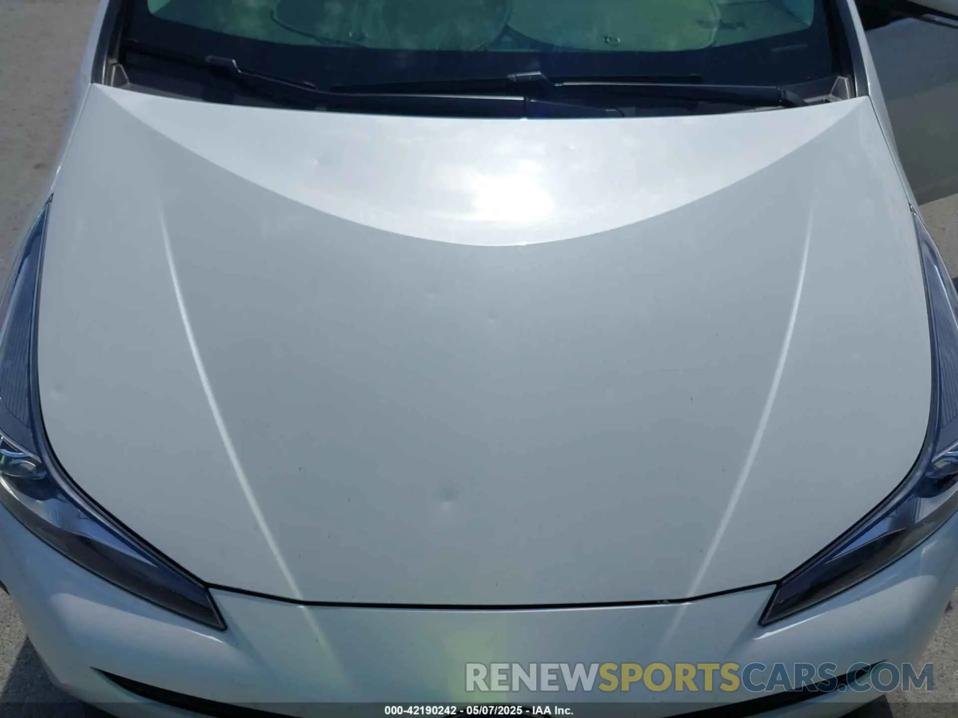 6 fotografías del automóvil dañado JTDKARFU8L3126291 TOYOTA PRIUS 2020