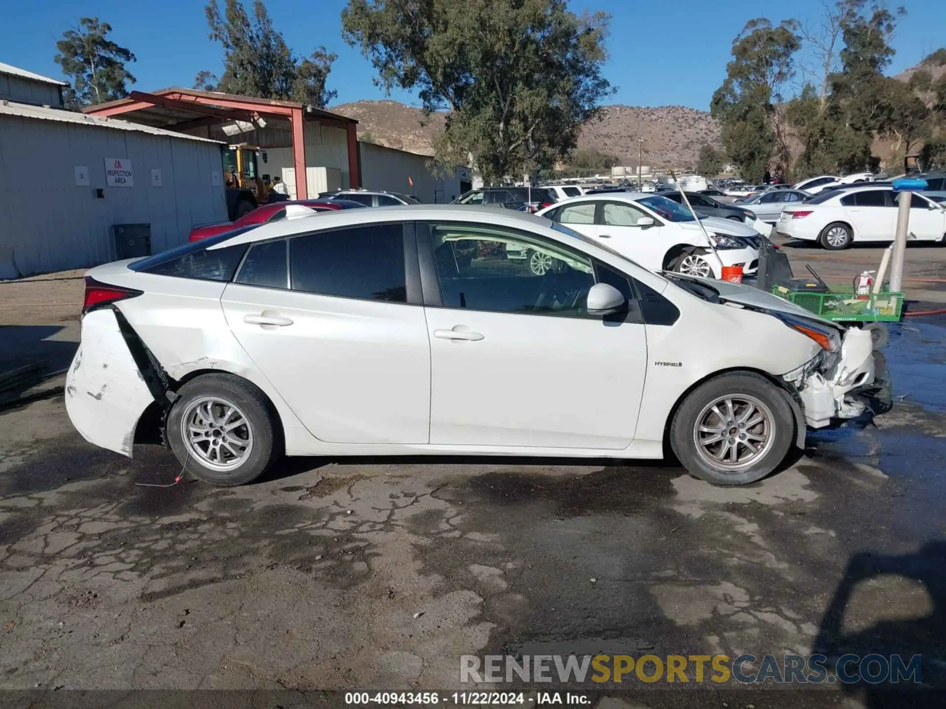 12 fotografías del automóvil dañado JTDKARFU9L3107362 TOYOTA PRIUS 2020
