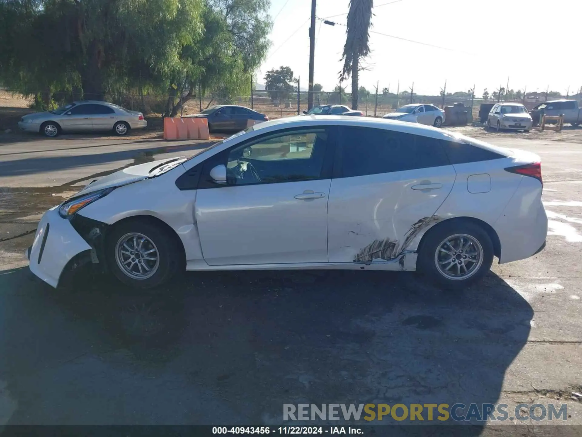 13 fotografías del automóvil dañado JTDKARFU9L3107362 TOYOTA PRIUS 2020
