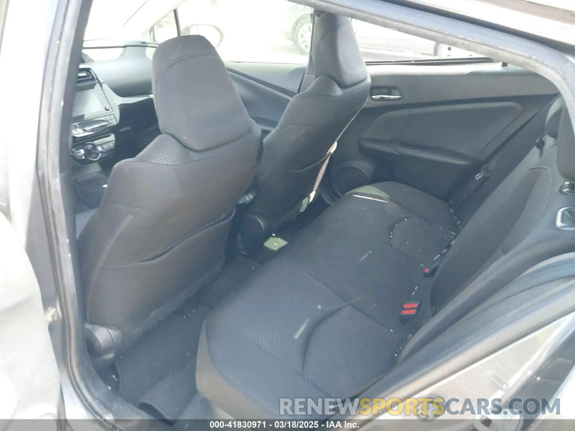 8 fotografías del automóvil dañado JTDKARFU9L3119401 TOYOTA PRIUS 2020