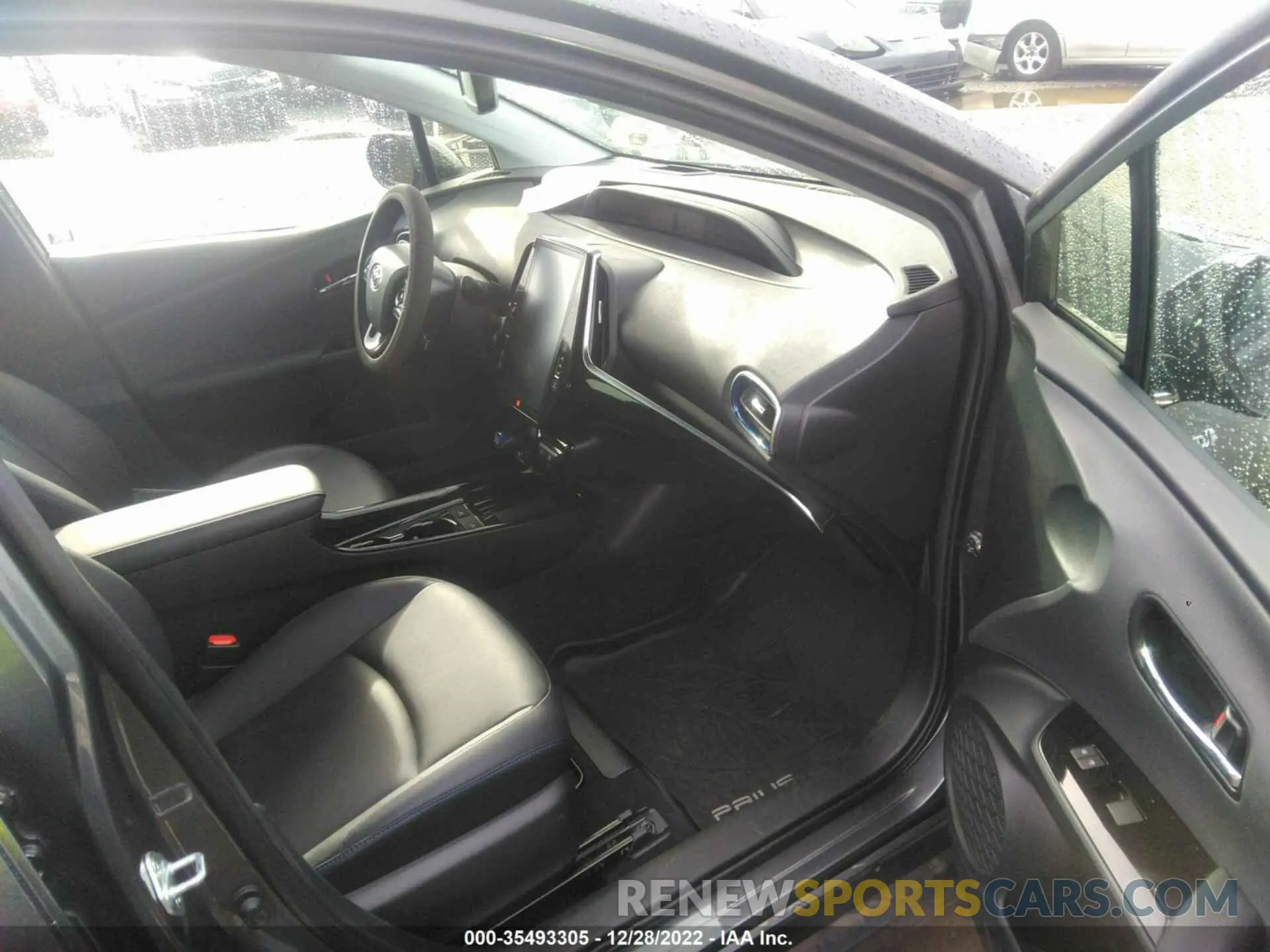 5 fotografías del automóvil dañado JTDKARFUXL3108617 TOYOTA PRIUS 2020