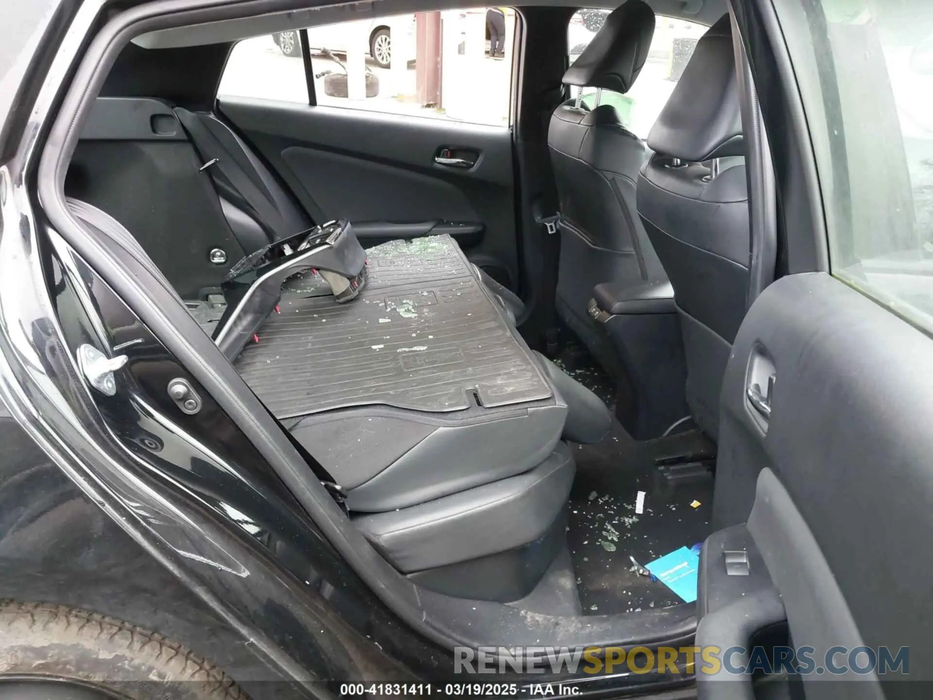 8 fotografías del automóvil dañado JTDKARFUXL3115471 TOYOTA PRIUS 2020