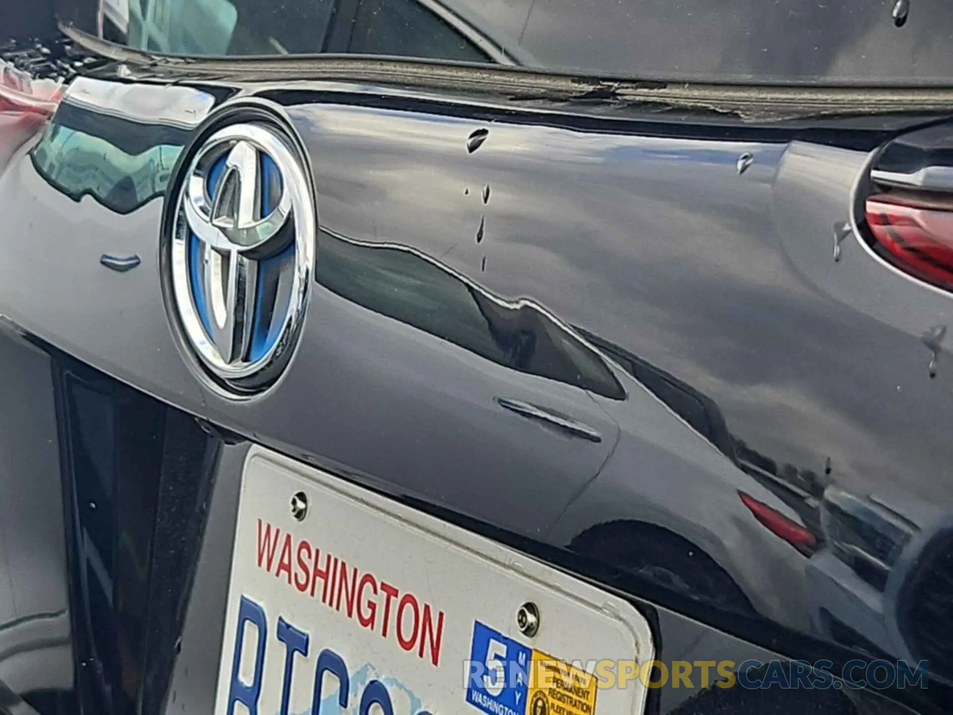 5 fotografías del automóvil dañado JTDKARFUXL3115910 TOYOTA PRIUS 2020