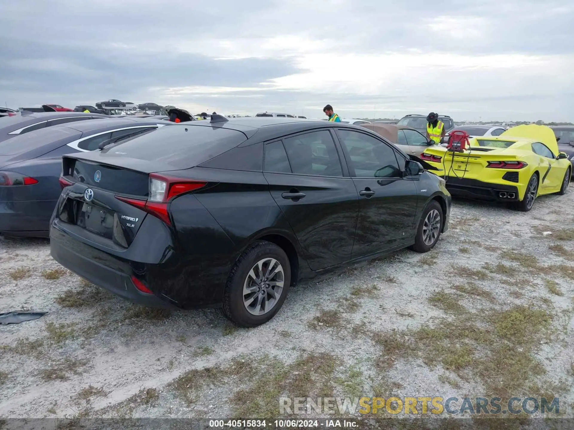 4 fotografías del automóvil dañado JTDKARFUXL3120721 TOYOTA PRIUS 2020