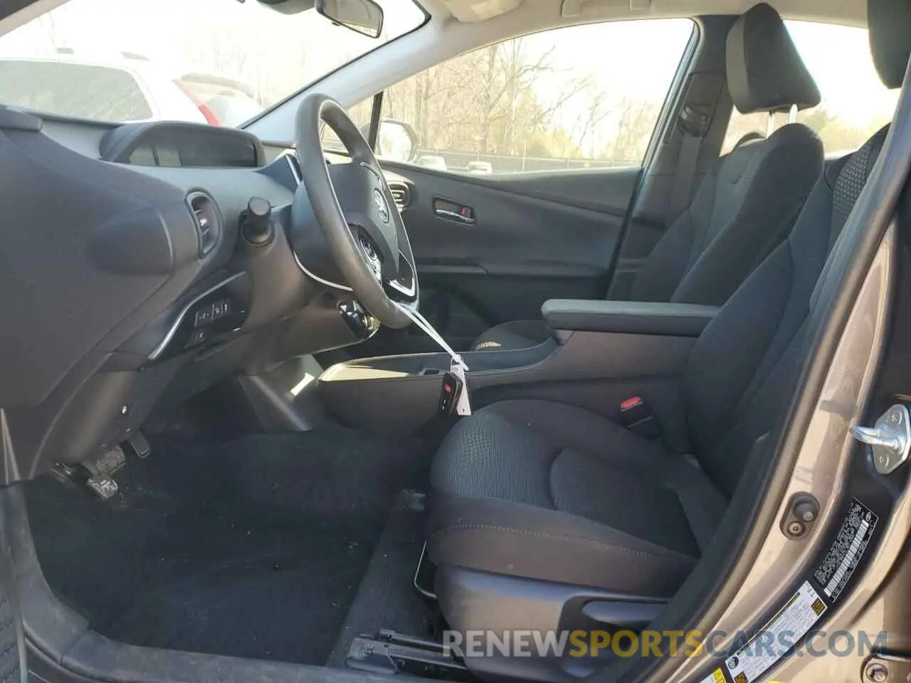 7 fotografías del automóvil dañado JTDL9RFU1L3017099 TOYOTA PRIUS 2020
