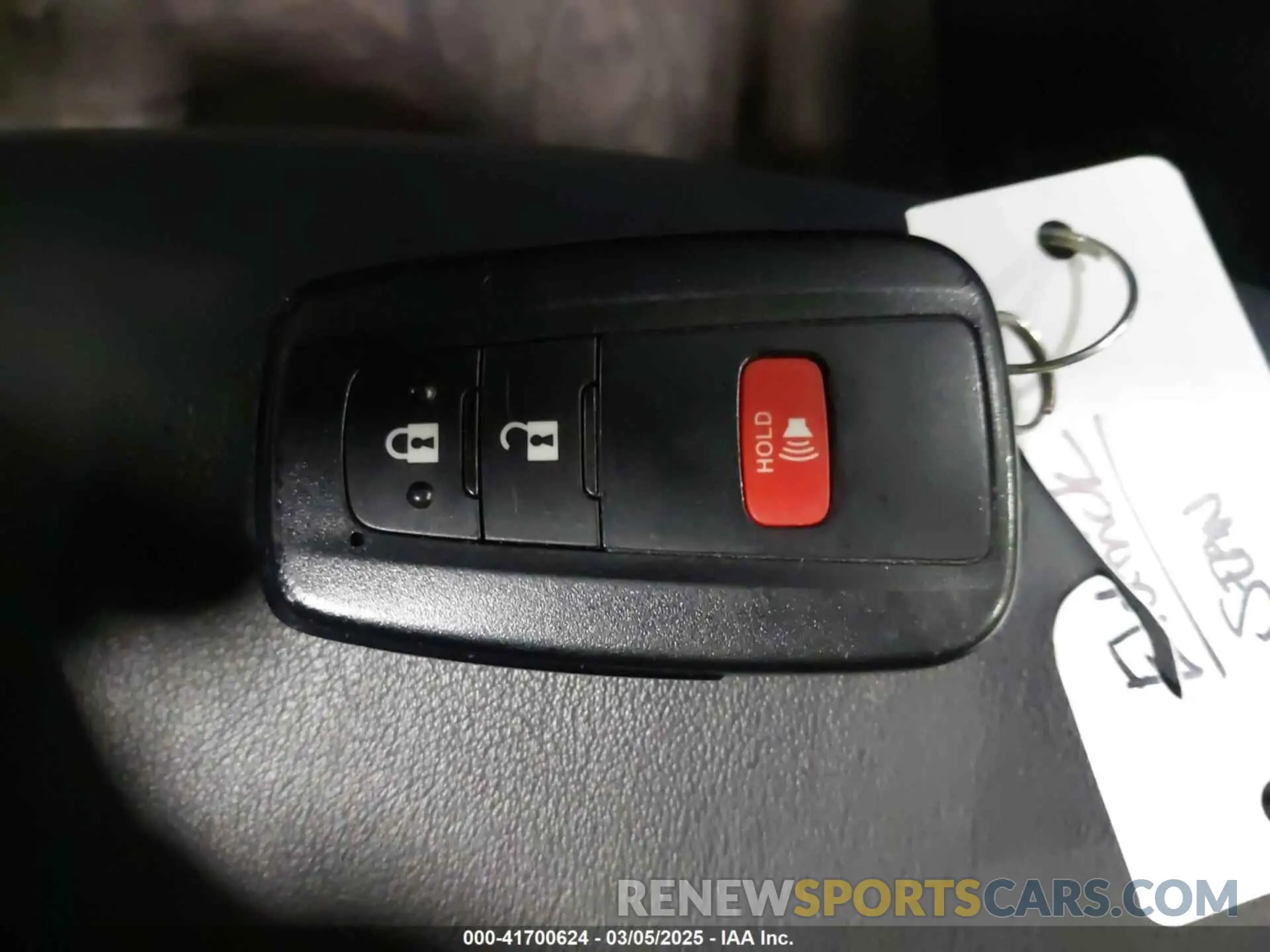 11 fotografías del automóvil dañado JTDL9RFU3L3019534 TOYOTA PRIUS 2020