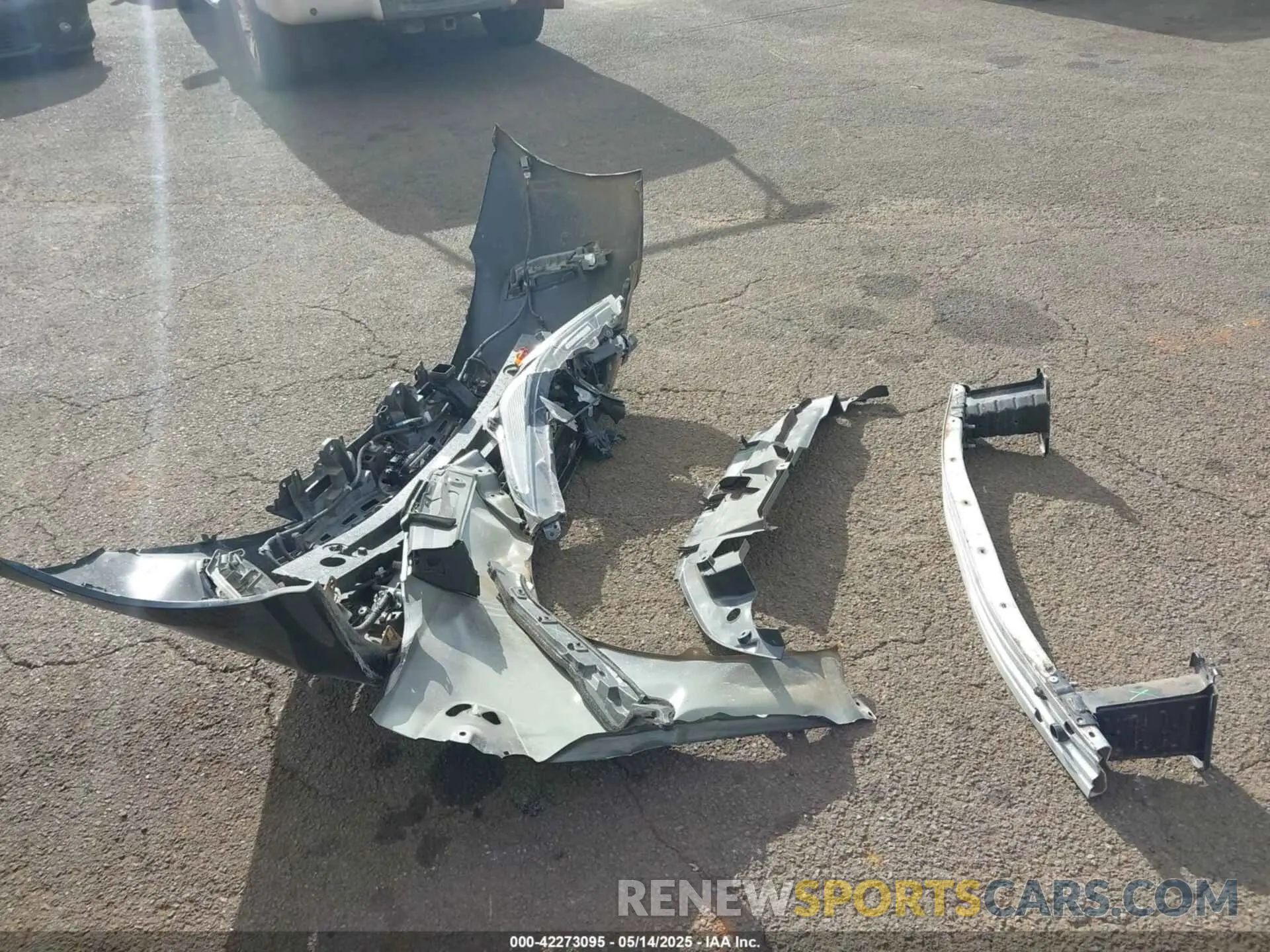 12 fotografías del automóvil dañado JTDL9RFU5L3013704 TOYOTA PRIUS 2020