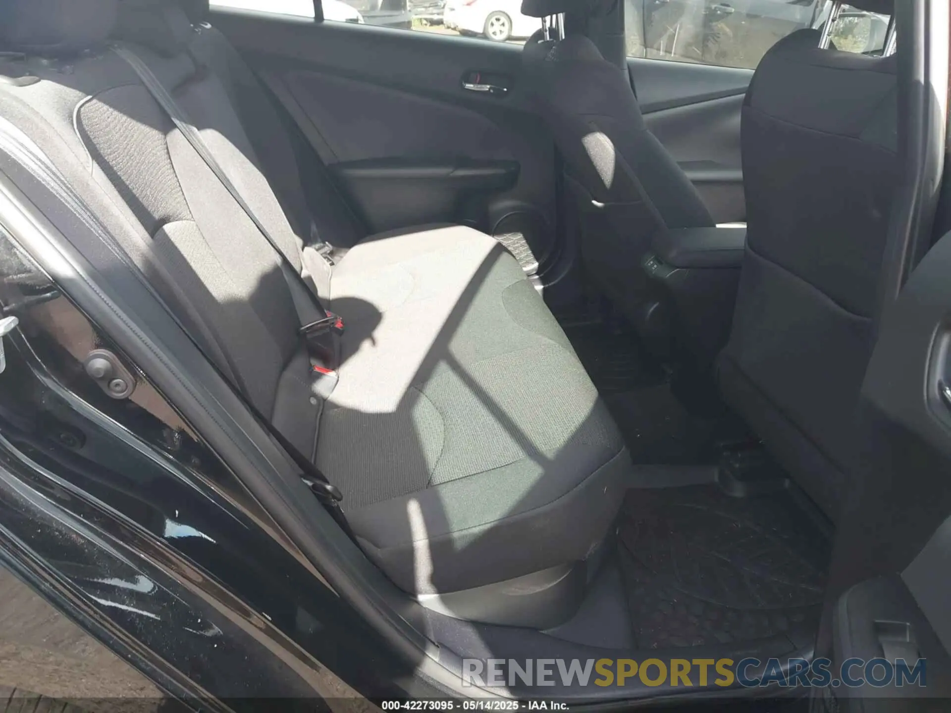 8 fotografías del automóvil dañado JTDL9RFU5L3013704 TOYOTA PRIUS 2020