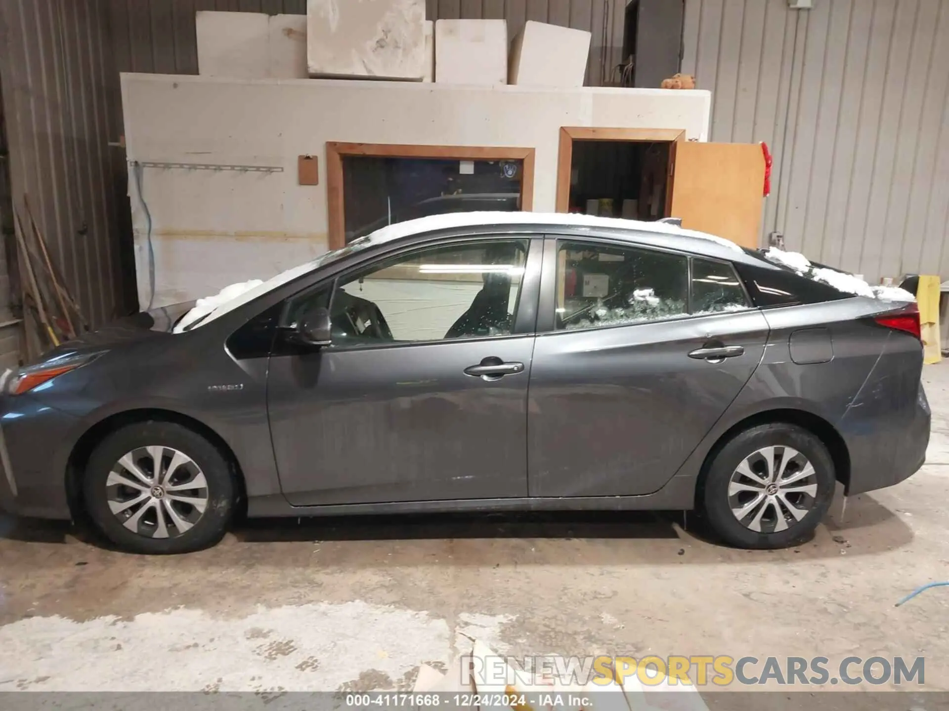 14 fotografías del automóvil dañado JTDL9RFU5L3020409 TOYOTA PRIUS 2020