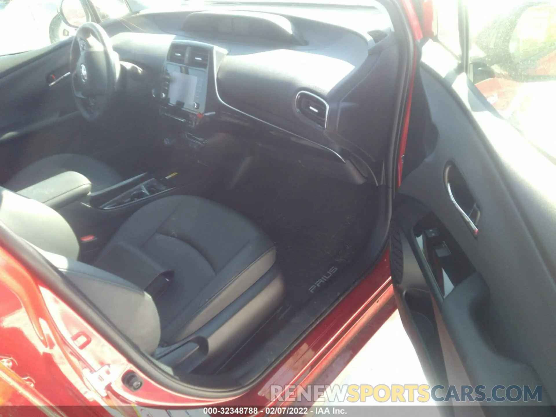 5 fotografías del automóvil dañado JTDL9RFU7L3021948 TOYOTA PRIUS 2020