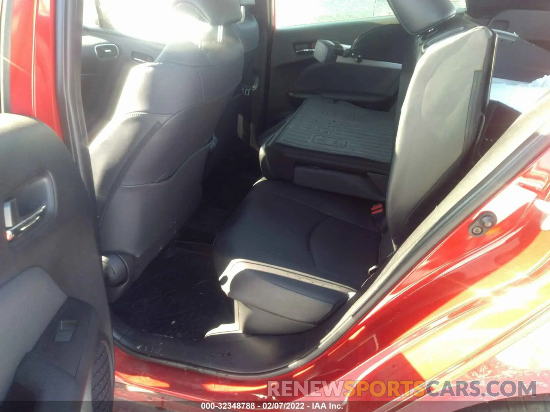 8 fotografías del automóvil dañado JTDL9RFU7L3021948 TOYOTA PRIUS 2020