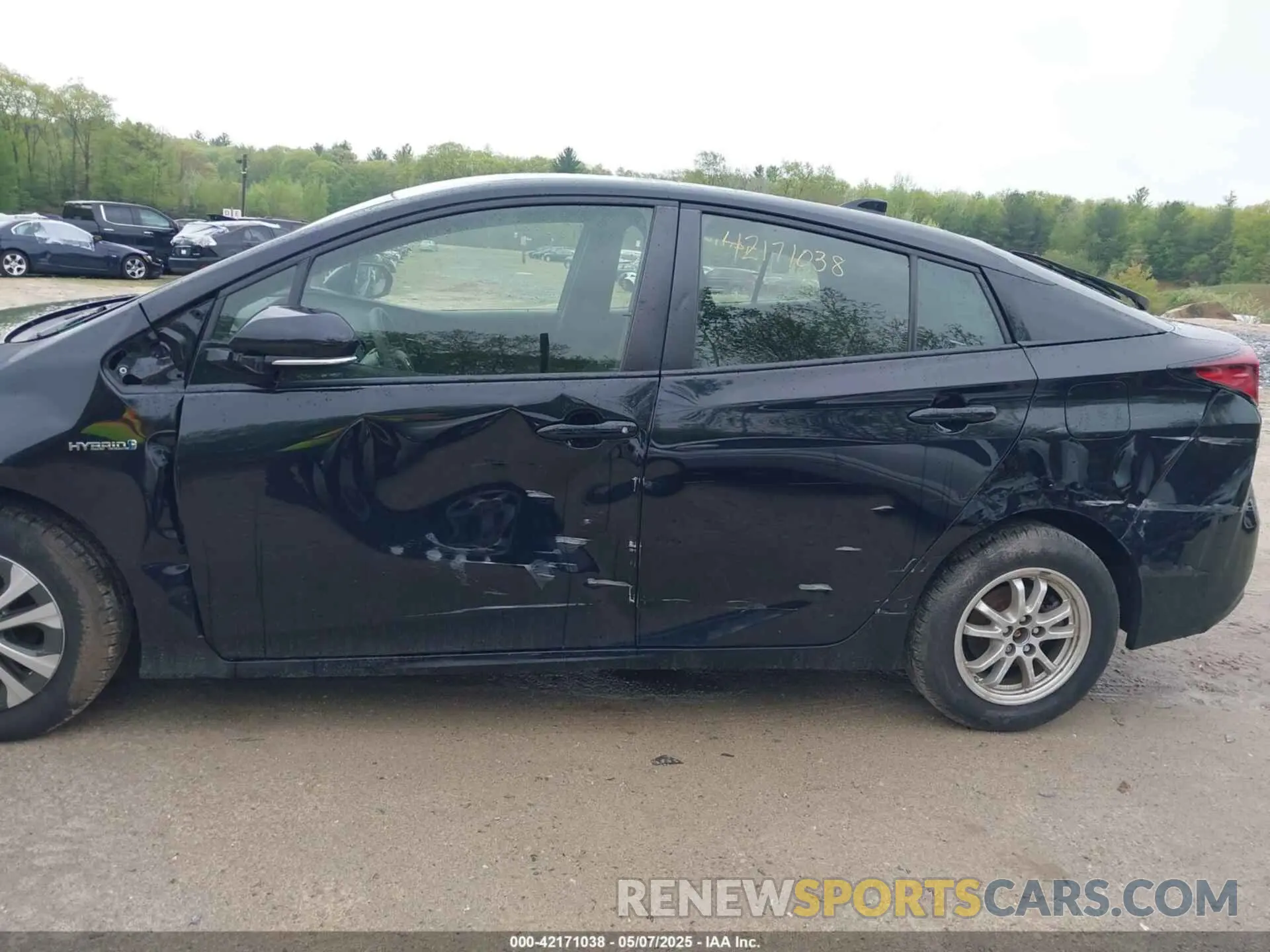 12 fotografías del automóvil dañado JTDL9RFU8L3014930 TOYOTA PRIUS 2020
