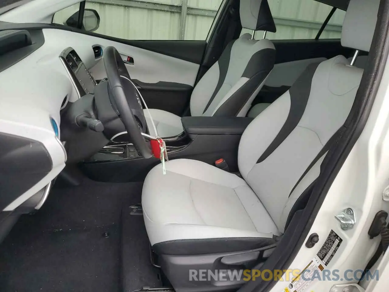 7 fotografías del automóvil dañado JTDL9RFU9L3016332 TOYOTA PRIUS 2020