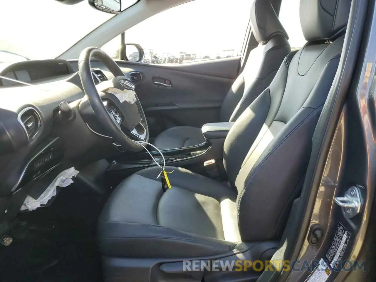 7 fotografías del automóvil dañado JTDL9RFU9L3017464 TOYOTA PRIUS 2020