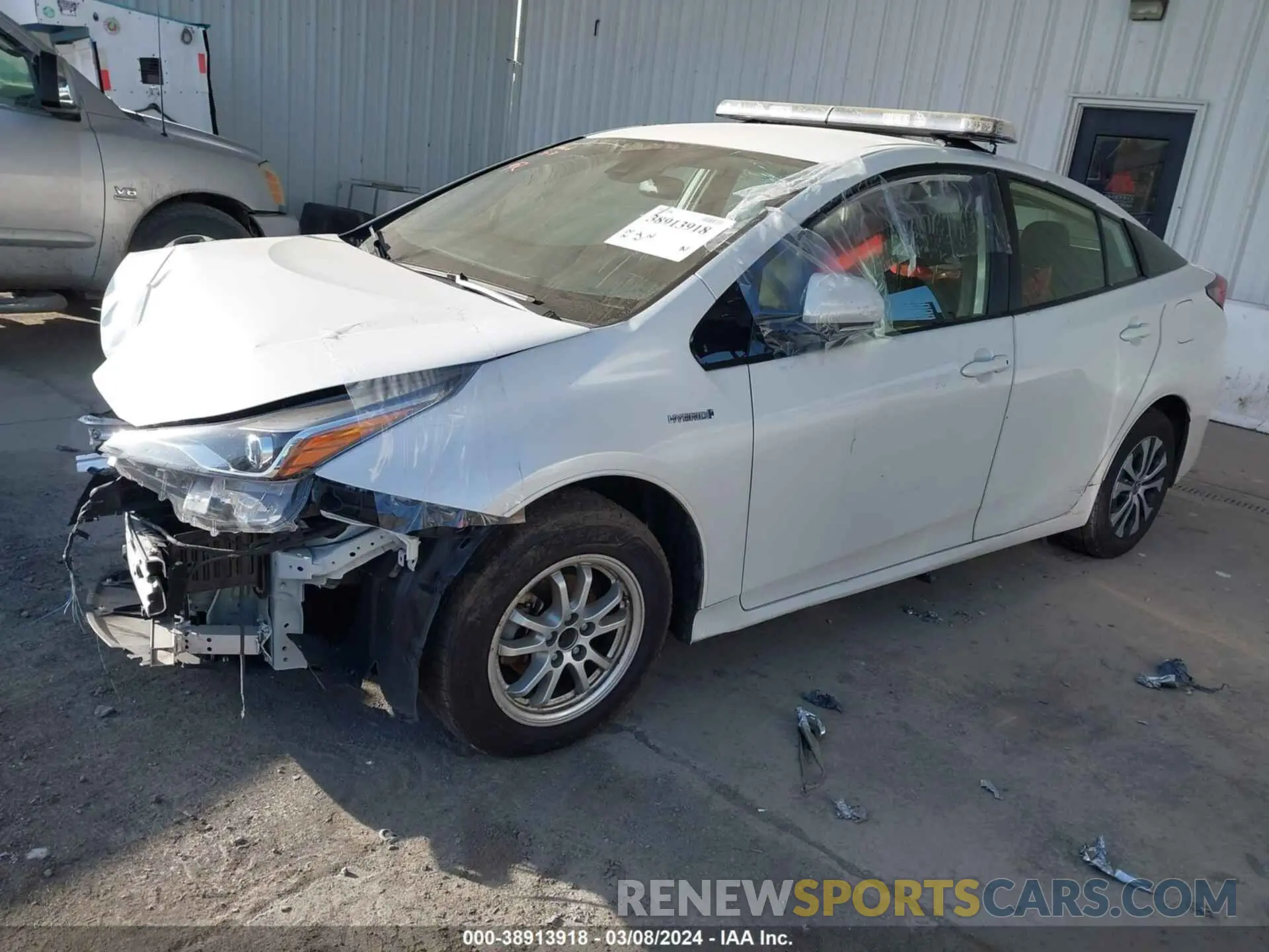 2 fotografías del automóvil dañado JTDL9RFU9L3019358 TOYOTA PRIUS 2020