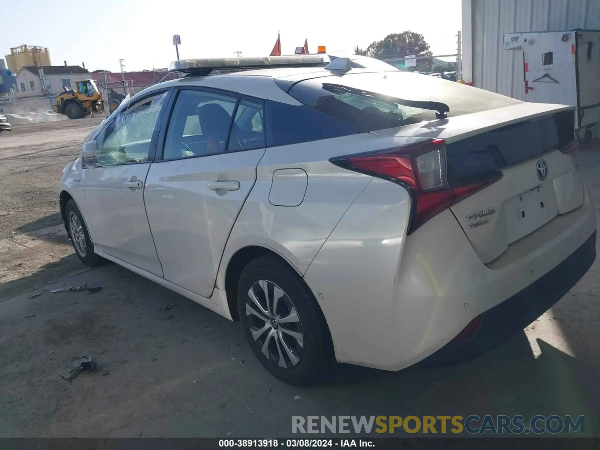3 fotografías del automóvil dañado JTDL9RFU9L3019358 TOYOTA PRIUS 2020