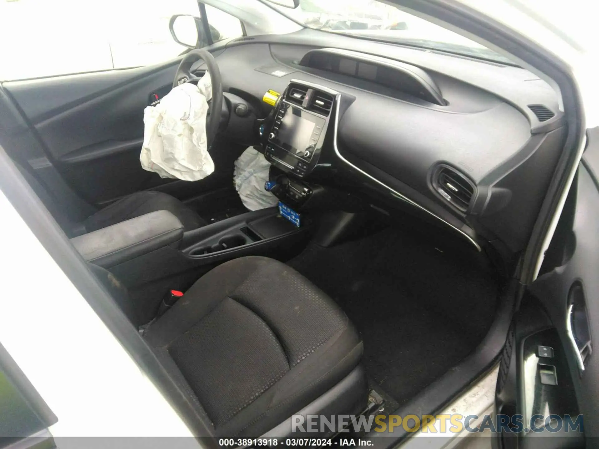 5 fotografías del automóvil dañado JTDL9RFU9L3019358 TOYOTA PRIUS 2020