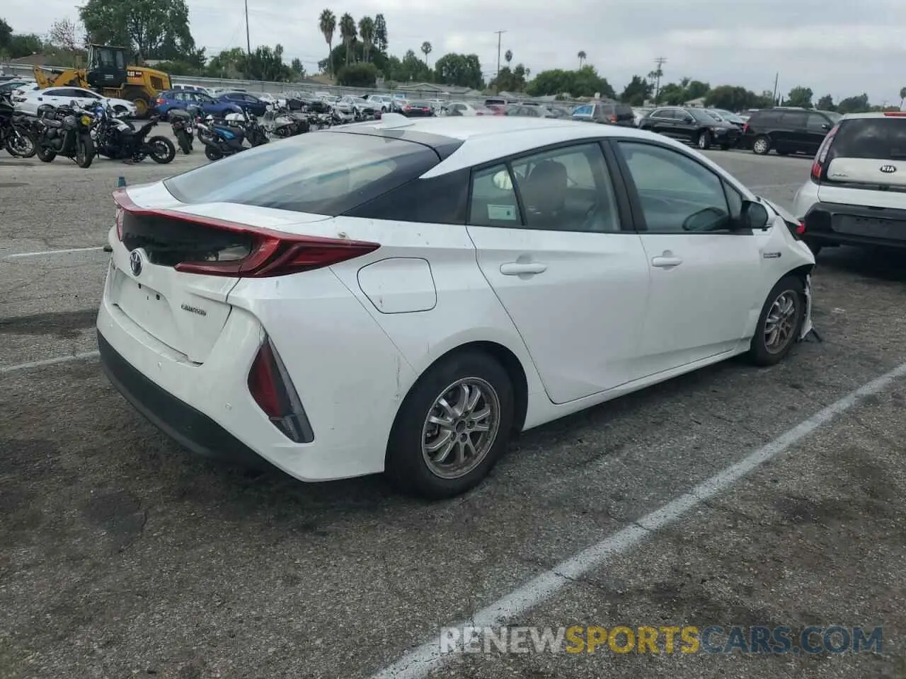 3 fotografías del automóvil dañado JTDKAMFP0M3183972 TOYOTA PRIUS 2021
