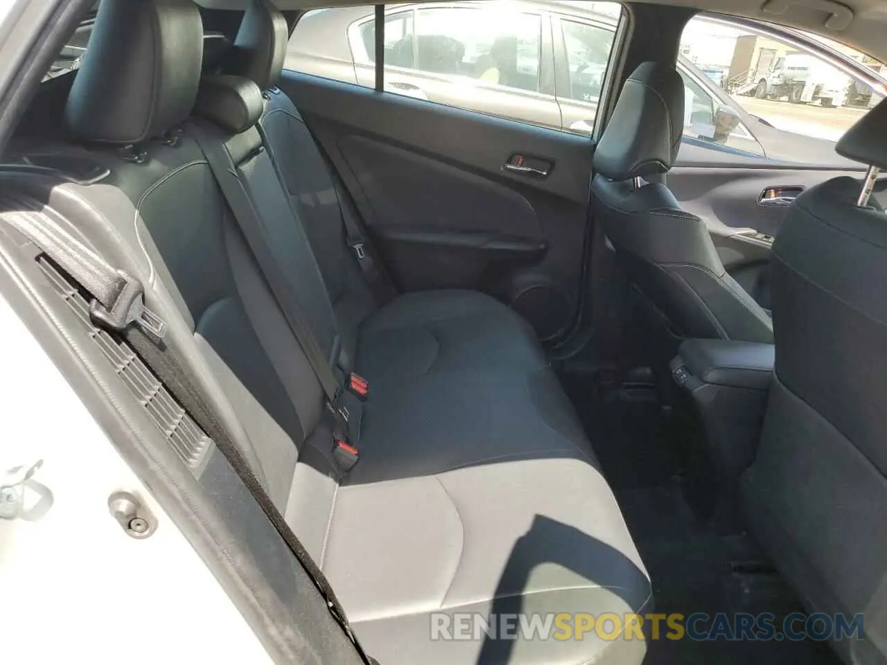 10 fotografías del automóvil dañado JTDKAMFP1M3182555 TOYOTA PRIUS 2021