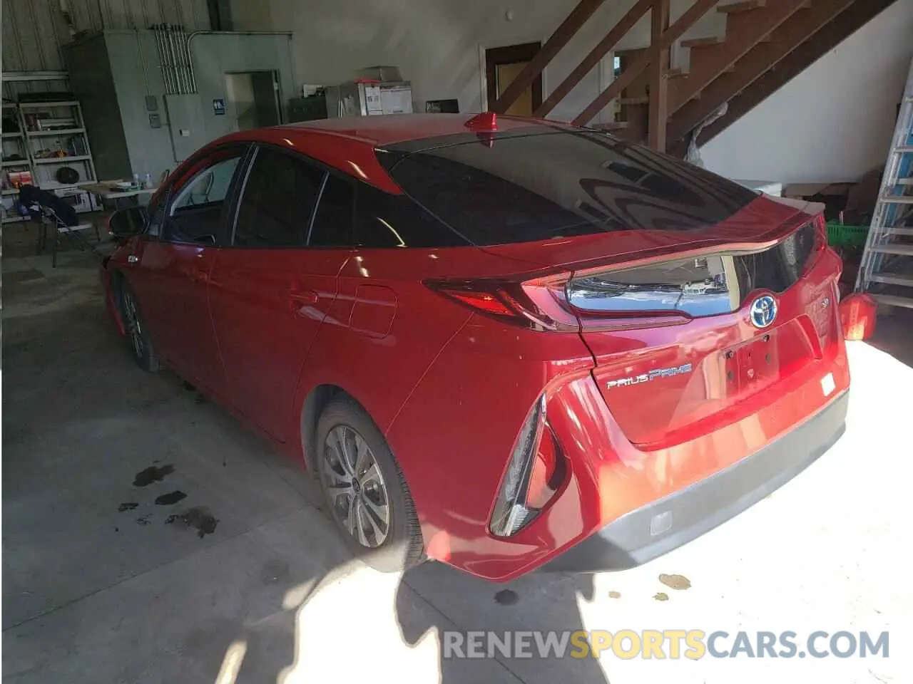 2 fotografías del automóvil dañado JTDKAMFP2M3177235 TOYOTA PRIUS 2021