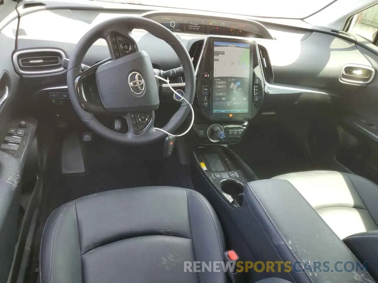 8 fotografías del automóvil dañado JTDKAMFP4M3175809 TOYOTA PRIUS 2021