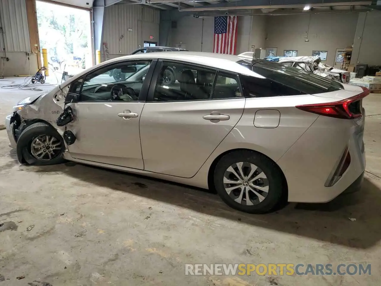 2 fotografías del automóvil dañado JTDKAMFP6M3177884 TOYOTA PRIUS 2021