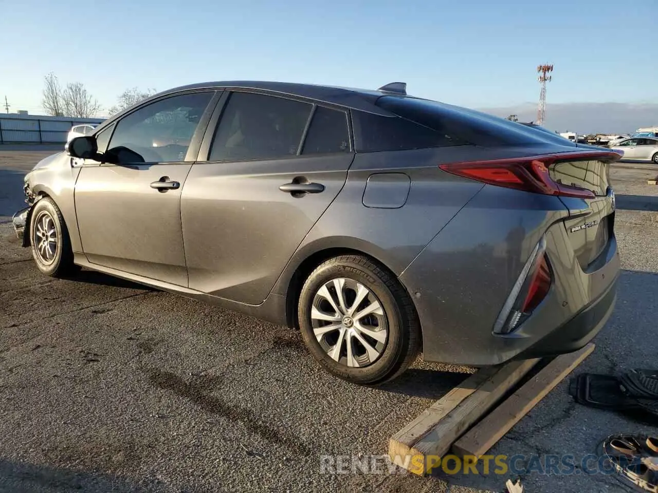 2 fotografías del automóvil dañado JTDKAMFP7M3179627 TOYOTA PRIUS 2021