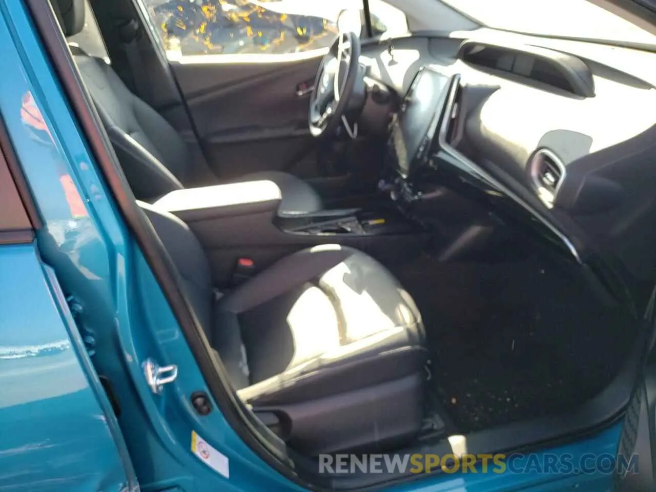 5 fotografías del automóvil dañado JTDKAMFPXM3180691 TOYOTA PRIUS 2021